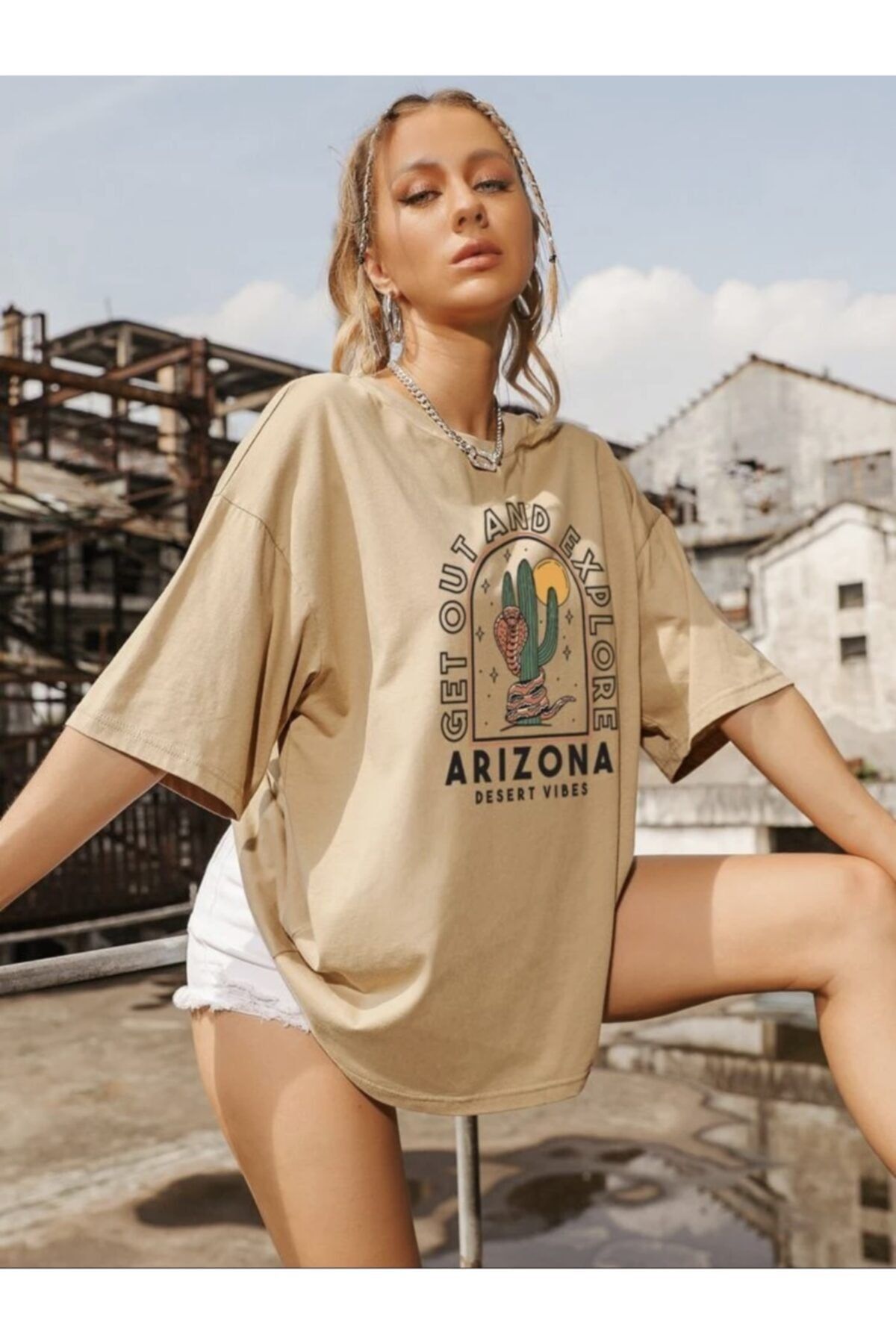 K&H TWENTYONE Kadın Camel Oversize Arizona Baskılı T-shirt