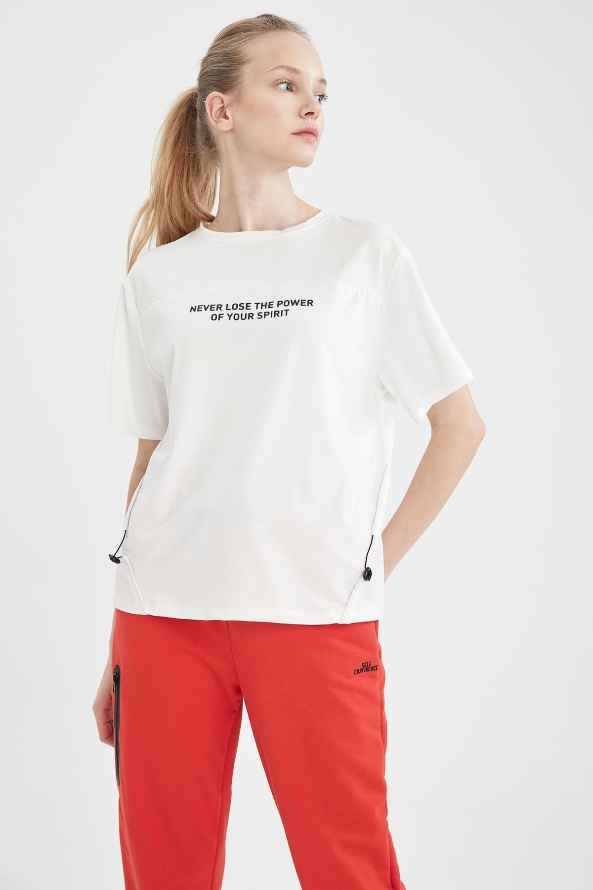 DeFacto Kadın Beyaz Slogan Baskılı Relax Fit Tişört T7145AZ21SP