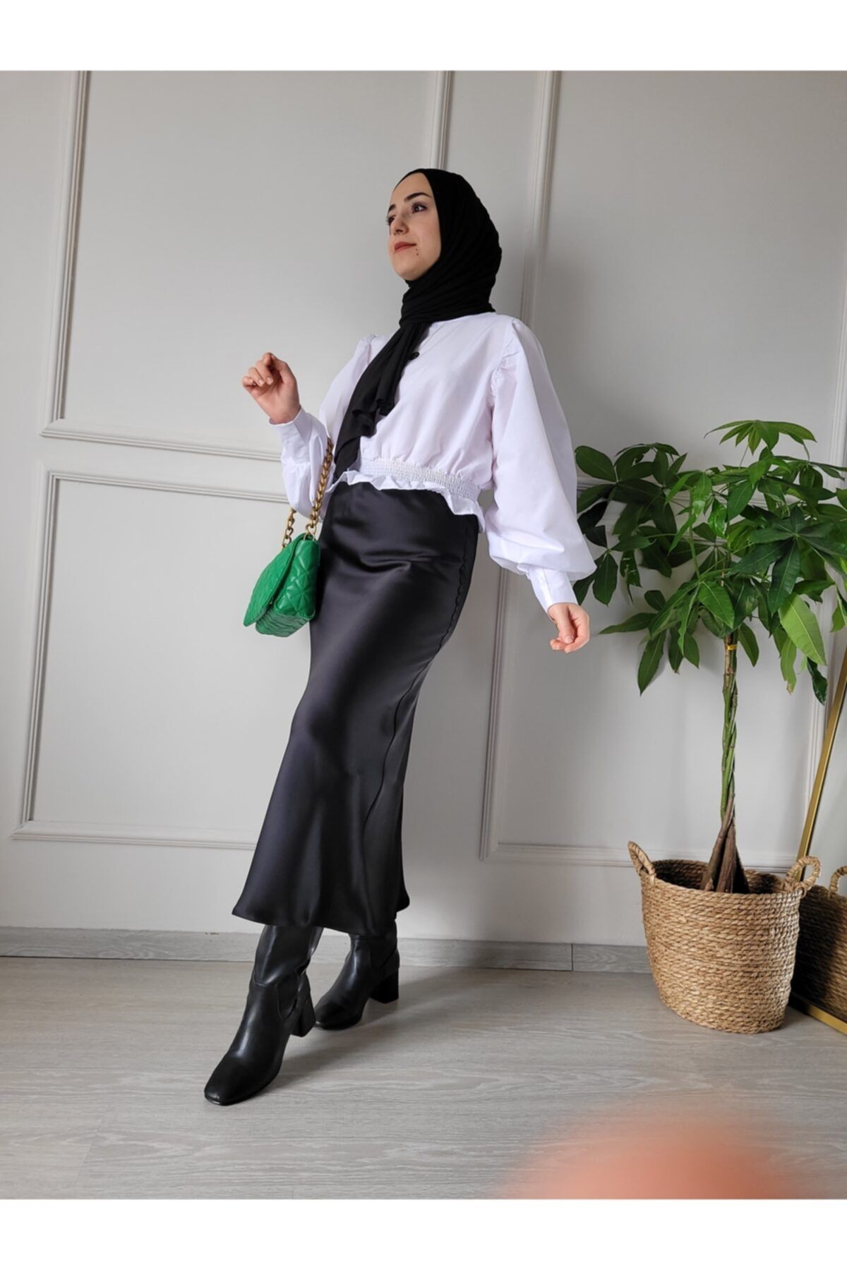 H.E.B Siyah Saten Etek
