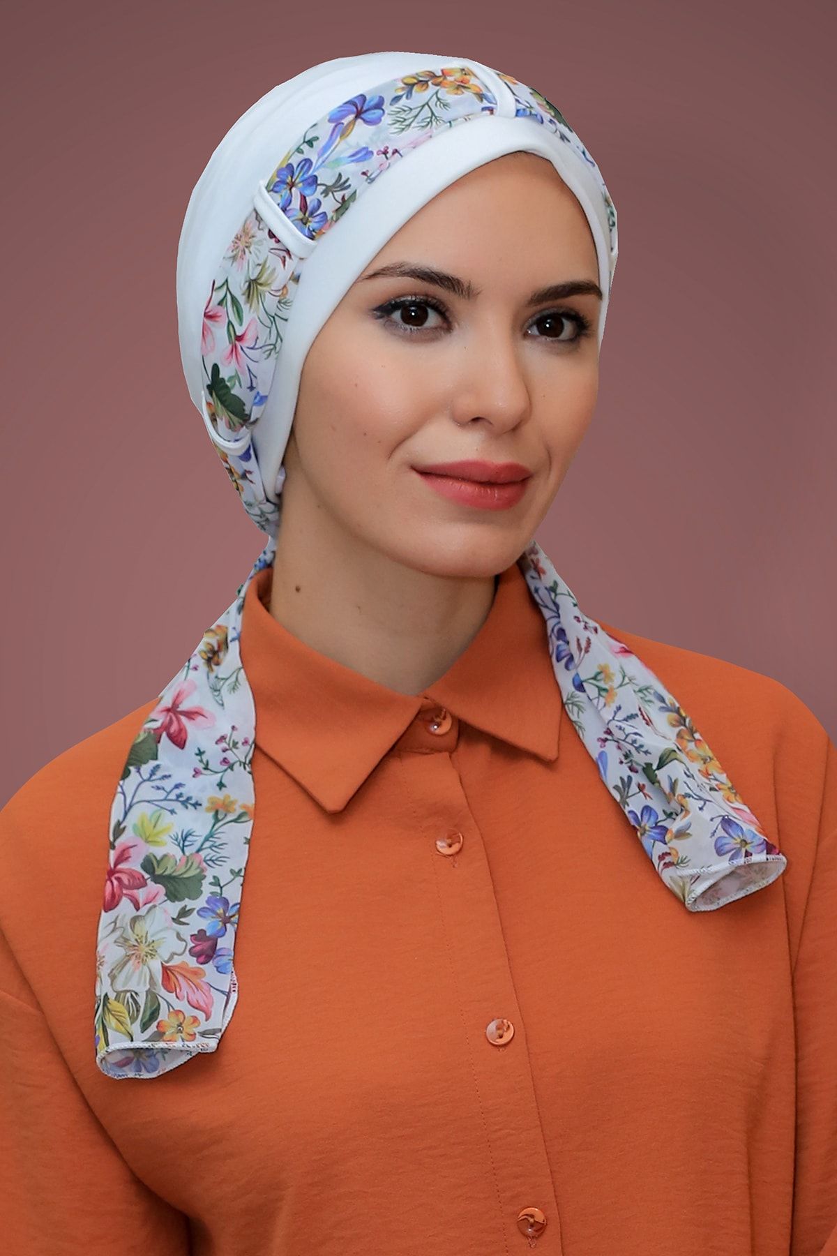 HÜRREM BONE Krem Pratik Hazır Geçmeli Tesettür Bone Sandy Kumaş Desenli Şifon Kemerli - Hürrem 1205d