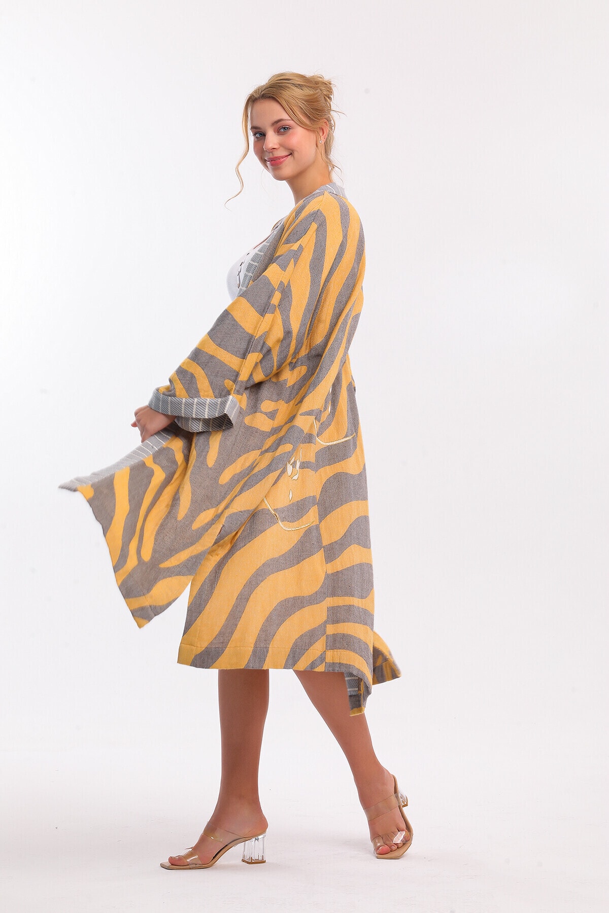 SHAMRA Hardal Sarısı Gri Çizgili Nakışlı Peştamal Sabahlık