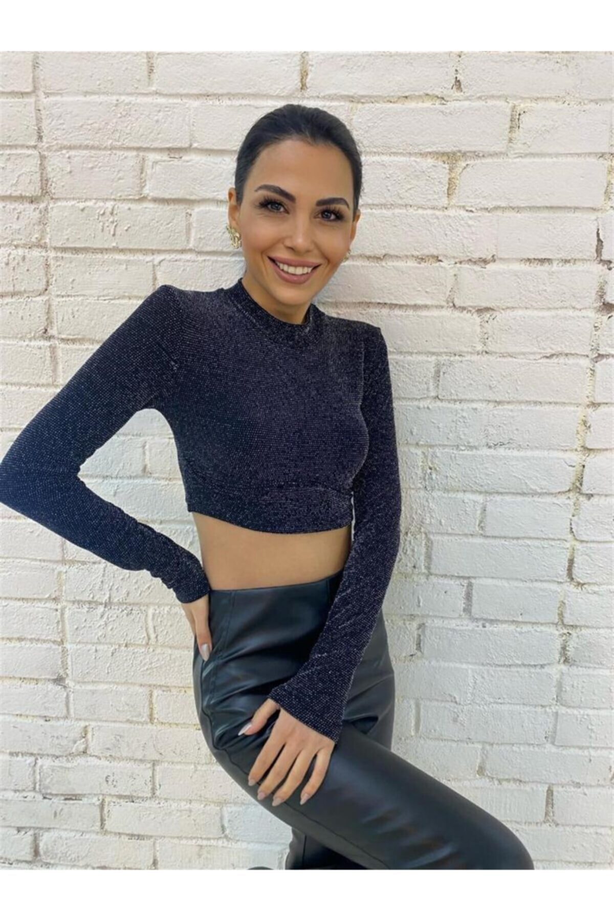 Seda Yalçın Atelier Önü Dikişli Dik Yaka Simli Siyah Crop
