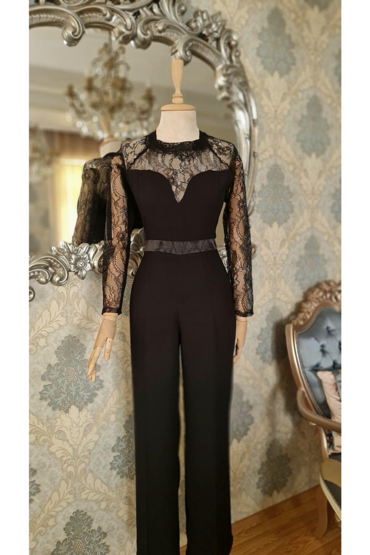 makbuleofficial Kadın Siyah Dantel Detaylı Krep Tulum