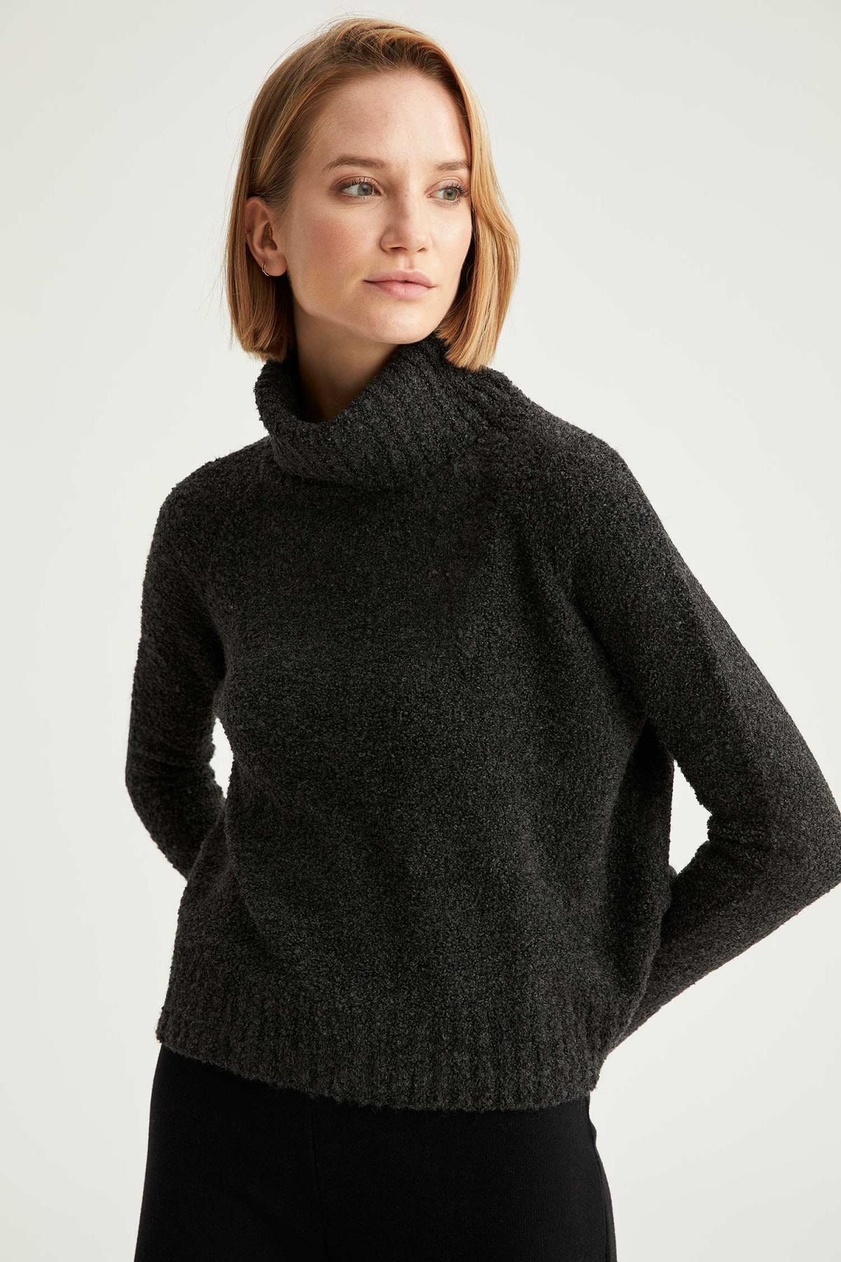 DeFacto Yarım Balıkçı Yaka Oversize Fit Triko Kazak