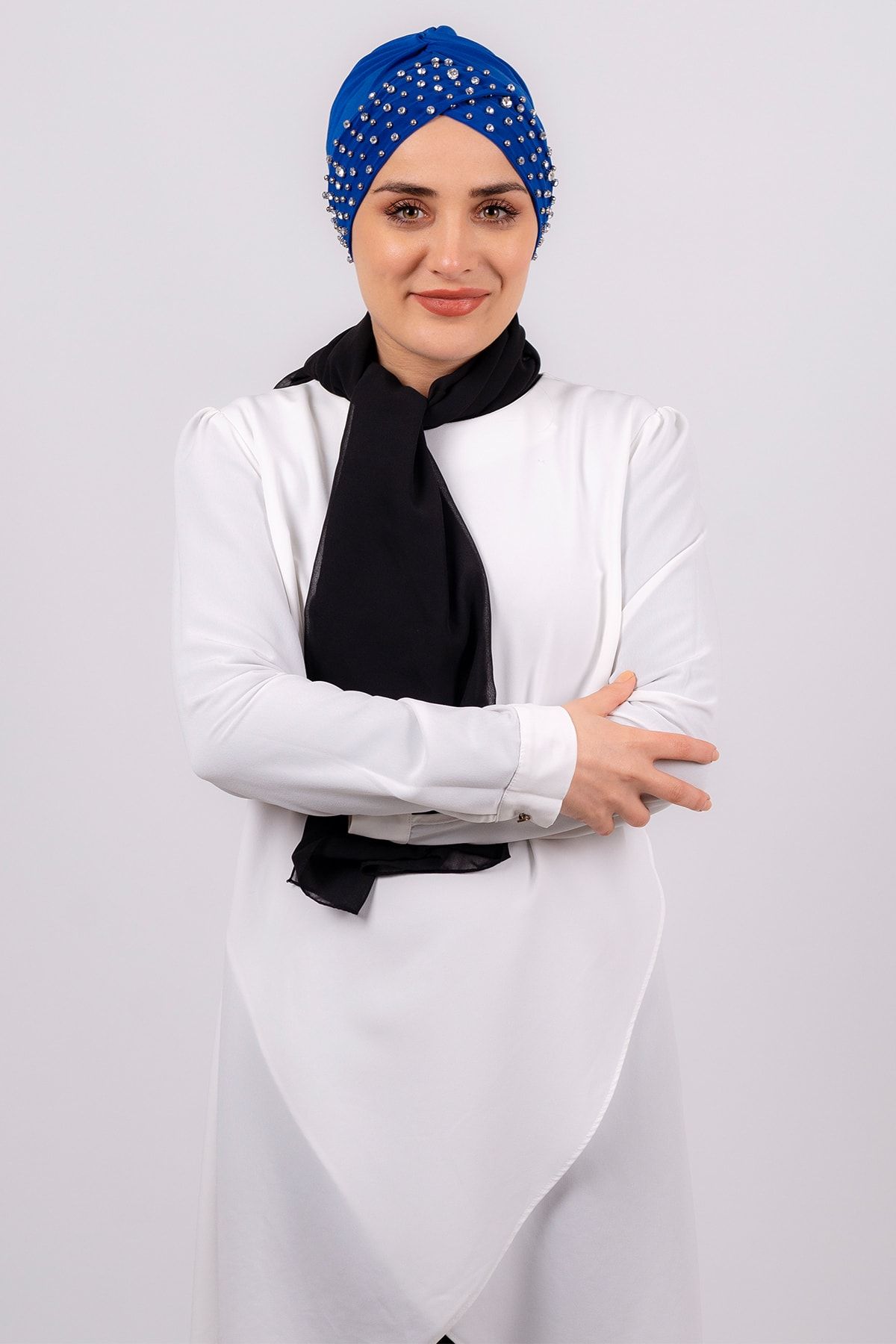 HÜRREM BONE Saks Mavisi Pratik Hazır Geçmeli Tesettür Bone Sandy Kumaş Taşlı - Hürrem 1456
