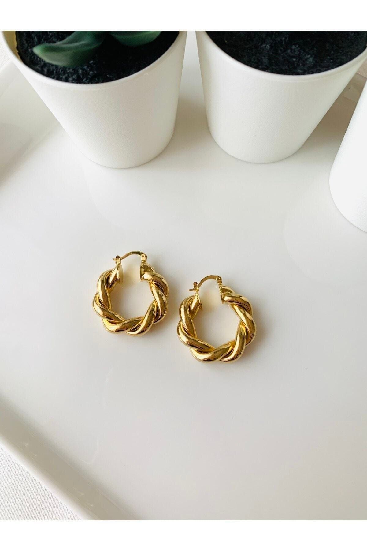 LİLY TAKI VE AKSESUAR ÜRÜNLERİ Orta Boy Burgu Halka Model Gold Renk Bayan Çelik Küpe