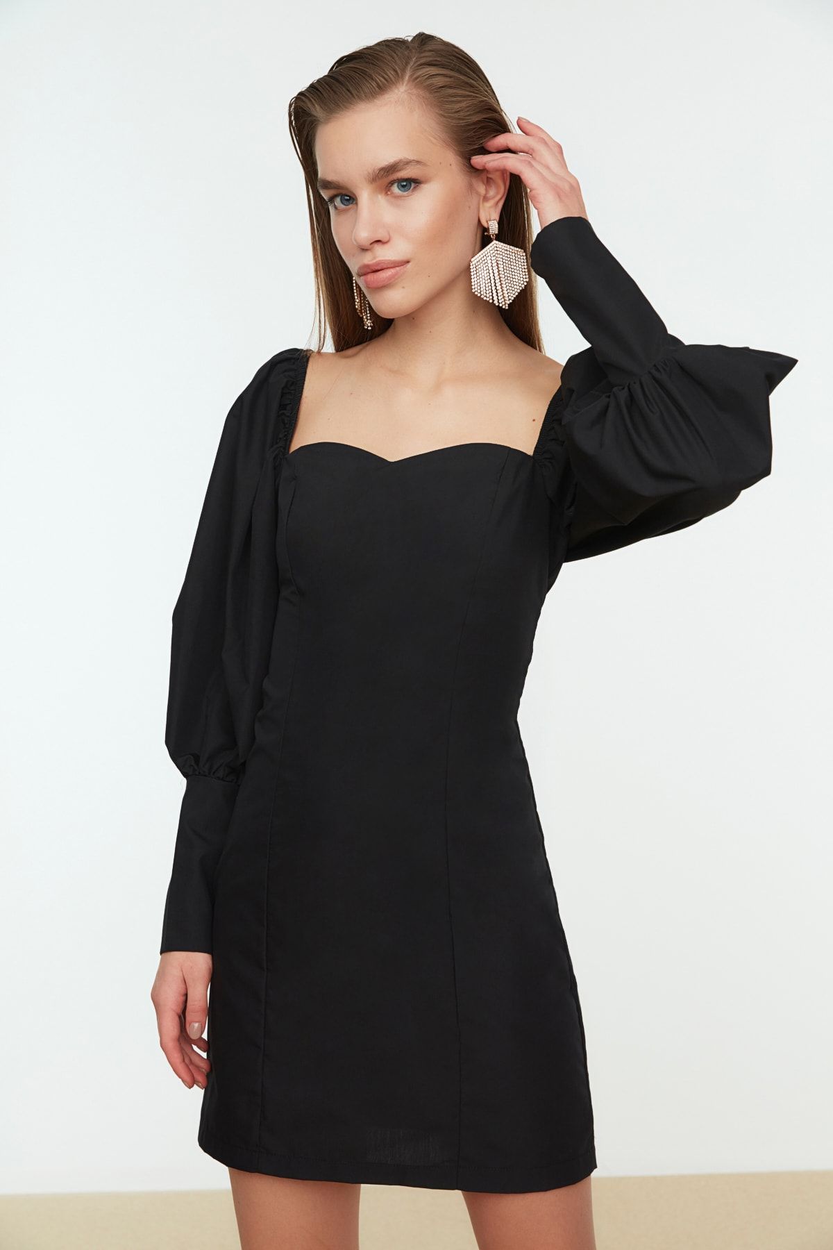 TRENDYOLMİLLA Siyah Poplin Elbise TPRSS22EL0457