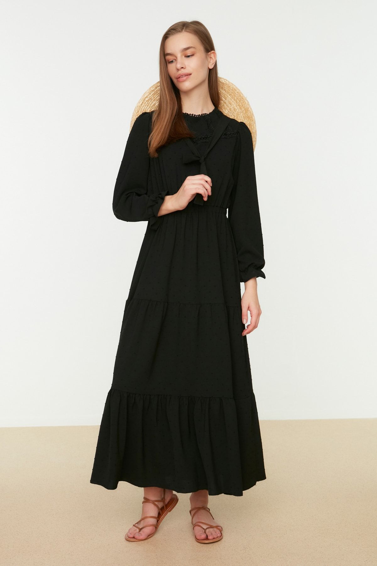 Trendyol Modest Siyah Bisiklet Yaka Elbise TCTSS22EB0007