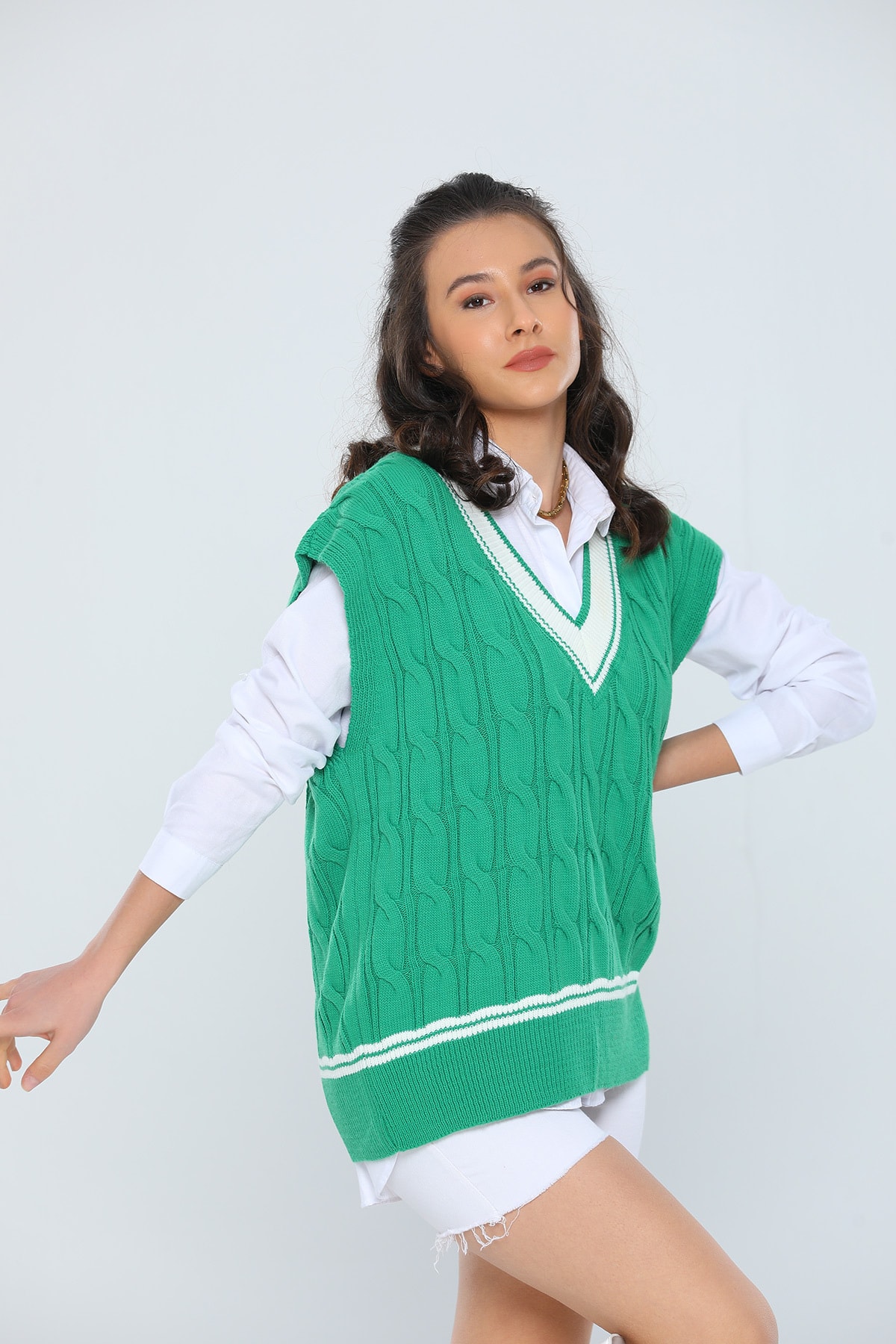 julude Saç Örgülü V Yaka Kadın Triko Süveter