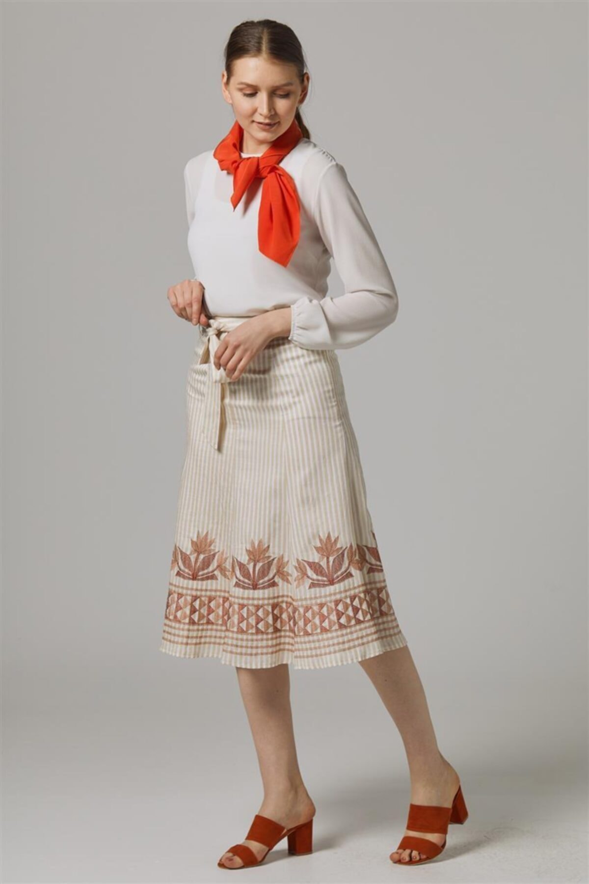 doop Nakışlı Bej Etek