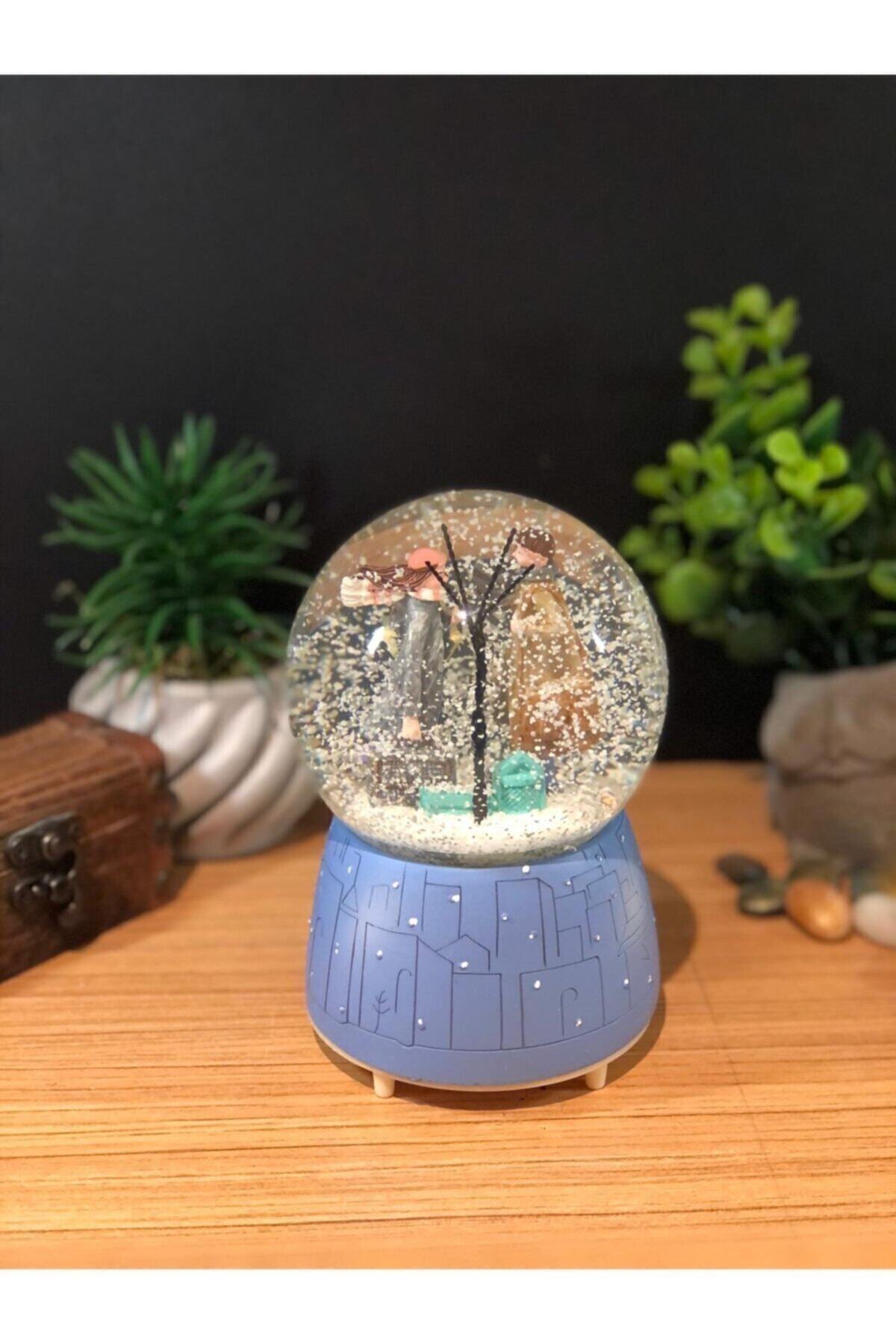 Drc Kış Masalı Büyük Boy Kar Küresi Kendinden Püskürtmeli Işıklı Ve Müzikli