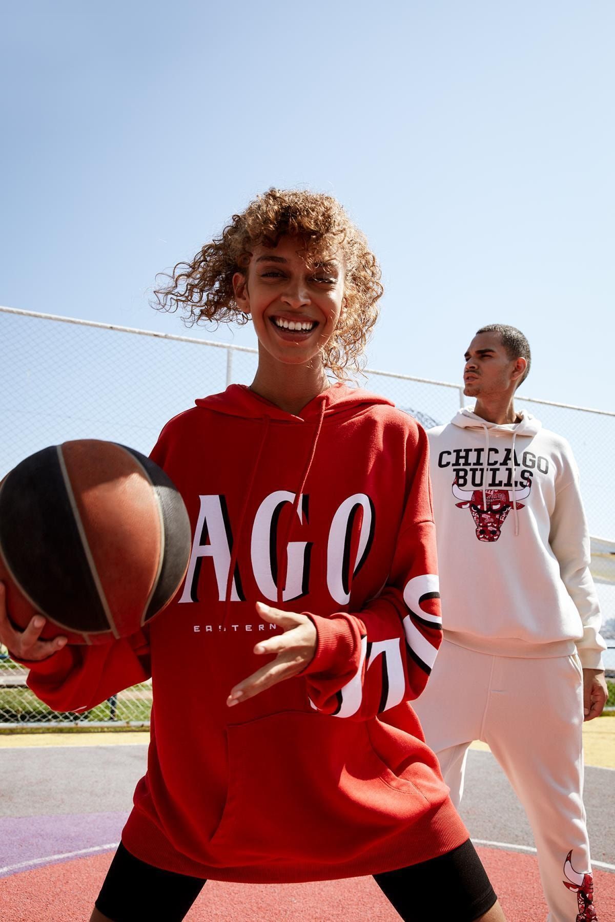 DeFacto Kadın Kırmızı Nba Lisanslı Kapüşonlu Oversize Fit Sweatshirt V9085AZ21AU