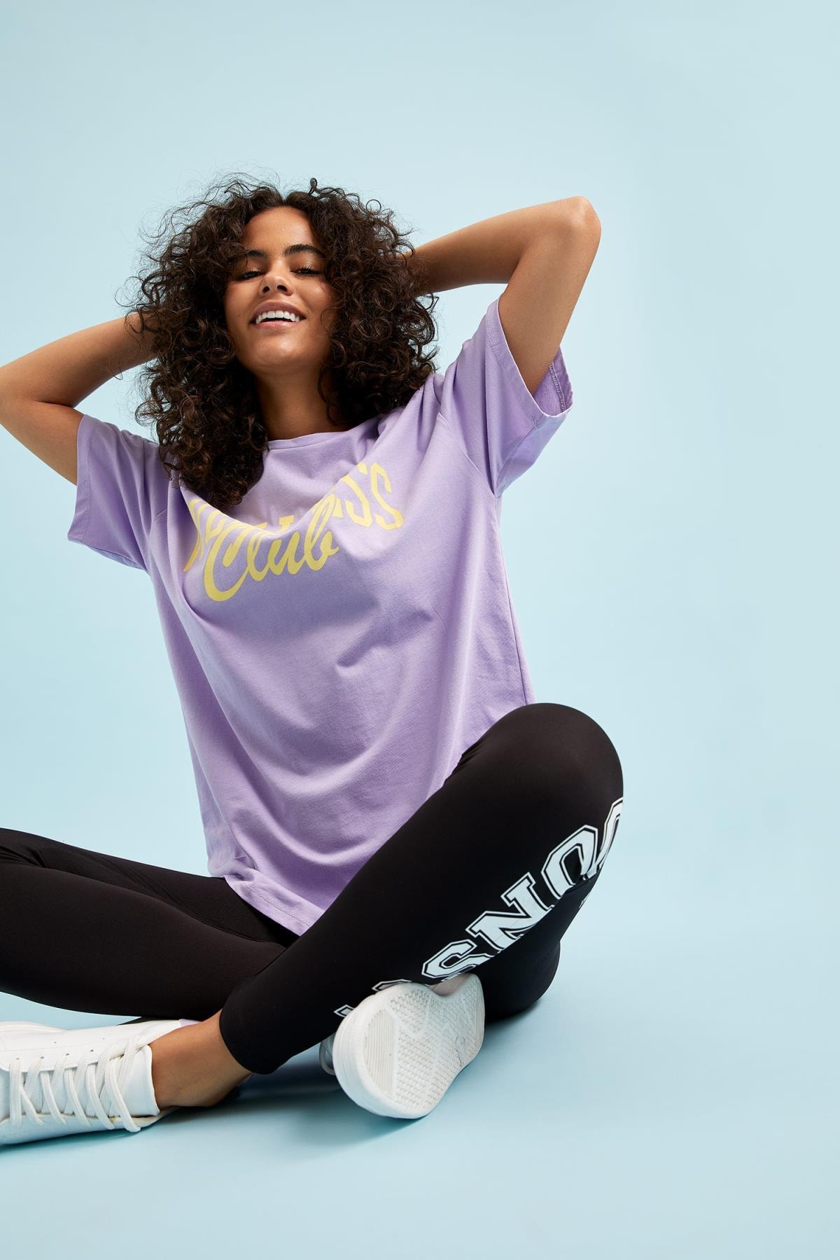 DeFacto Kadın Mor Oversize Fit Bisiklet Yaka Slogan Baskılı Kısa Kollu Tişört V3514AZ21AU