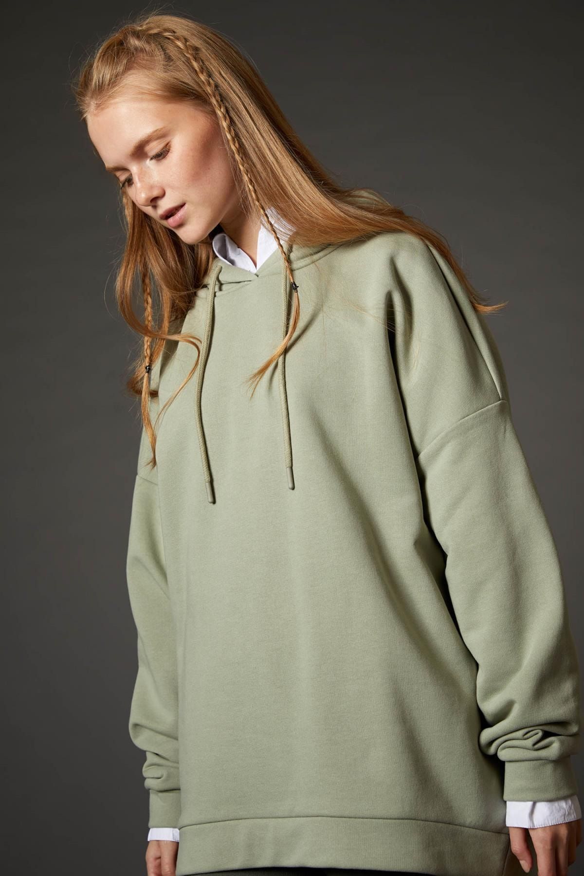 DeFacto Kadın Haki Basic Kapüşonlu İçi Polarlı Relax Fit Sweatshirt V6270AZ21WN