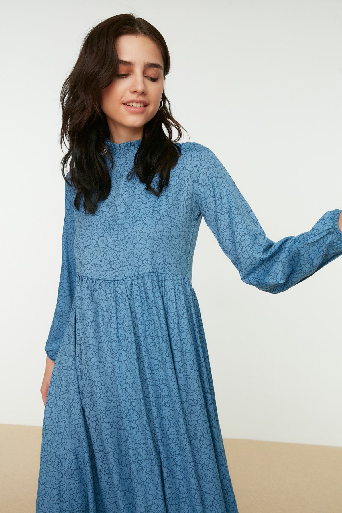 Trendyol Modest Mavi Volanlı Dik Yaka Tesettür Elbise TCTSS21EL3667