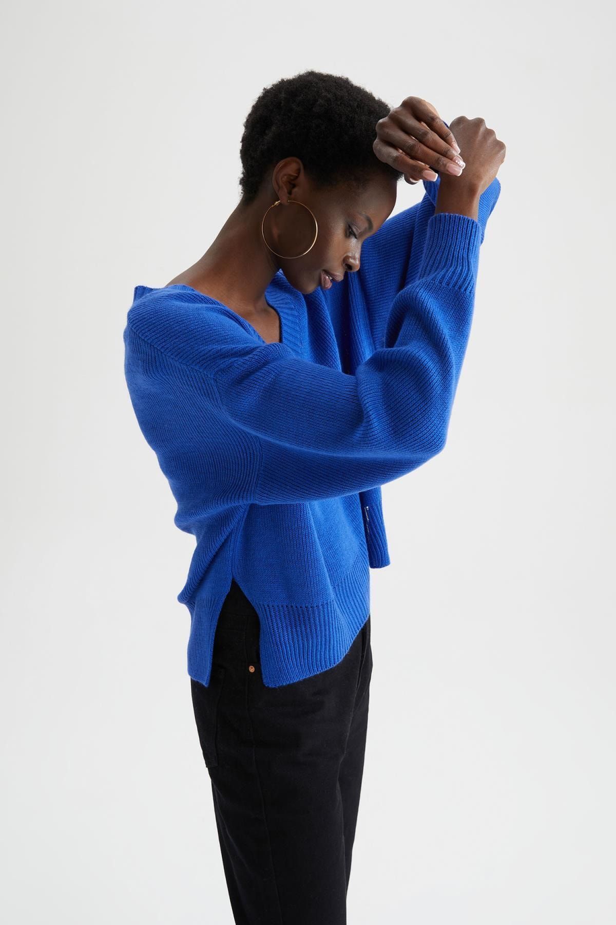 DeFacto Oversize Fit V Yaka Triko Kazak