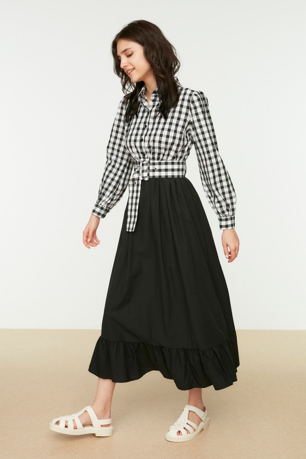 Trendyol Modest Siyah Gömlek Yaka Kemerli Tesettür Elbise TCTSS21EL3882