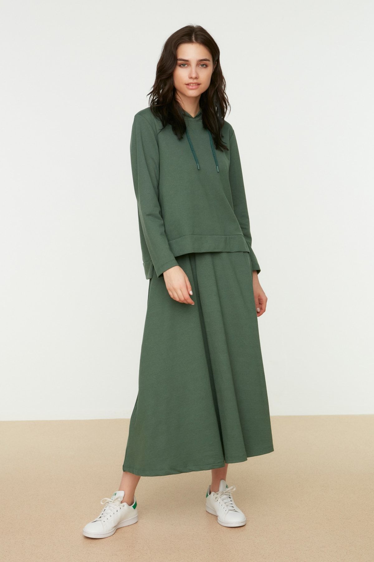 Trendyol Modest Yeşil Etekli Kapüşonlu Örme Alt-Üst Takım TCTAW22US0027