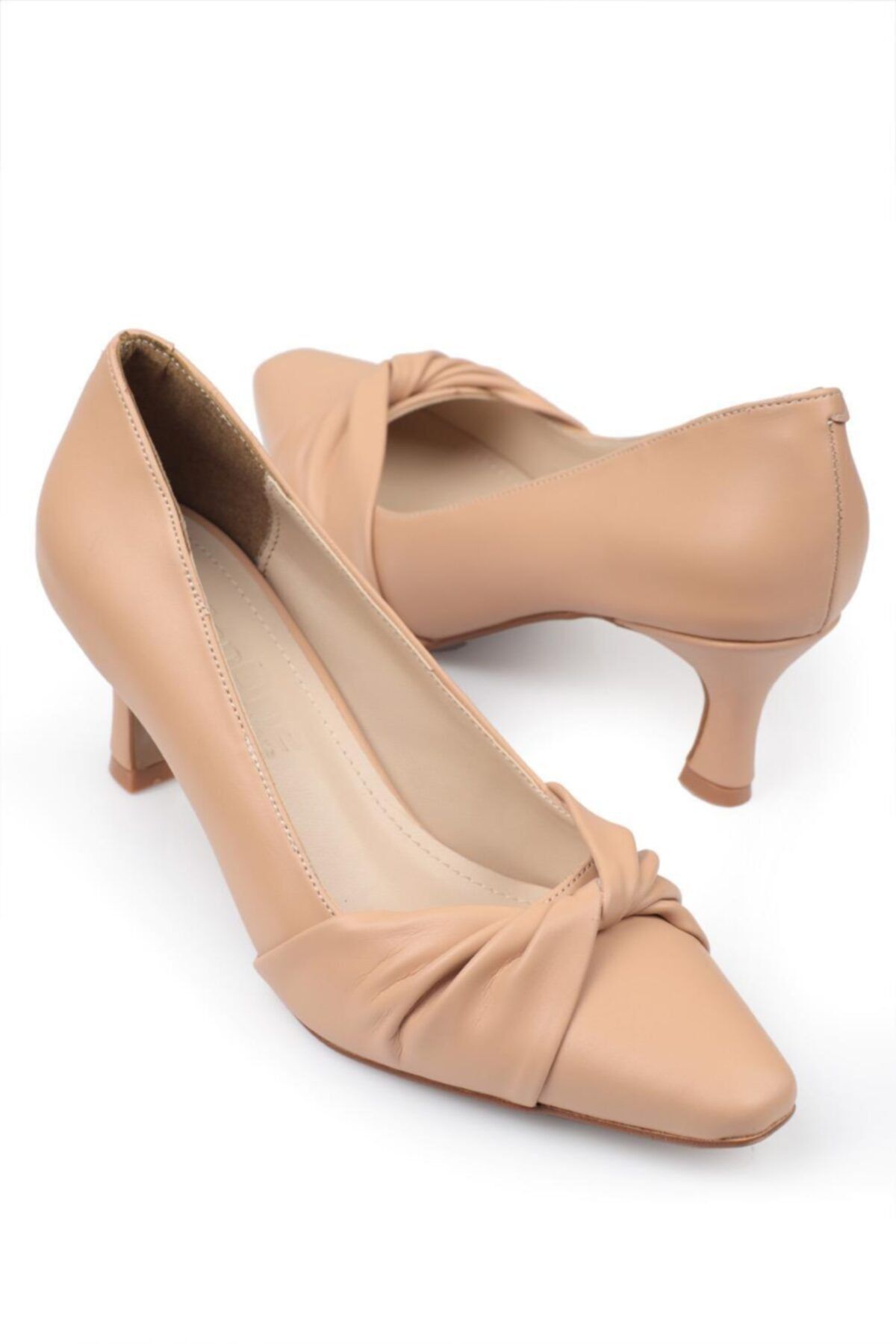 Capone Outfitters Capone Büzgülü Orta Topuklu Stiletto