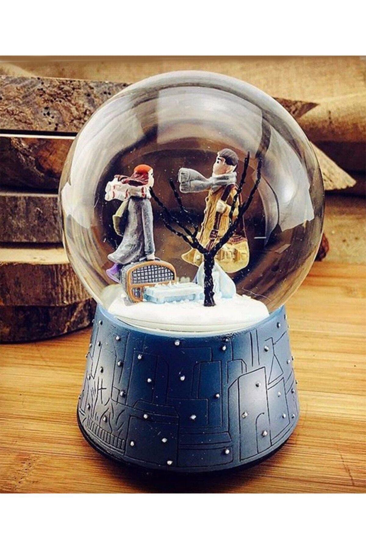 Keskin Hediyelik Kış Masalı Modelli 6 Farklı Işık ve 5 Farklı Müziği Ile Kar Küresi