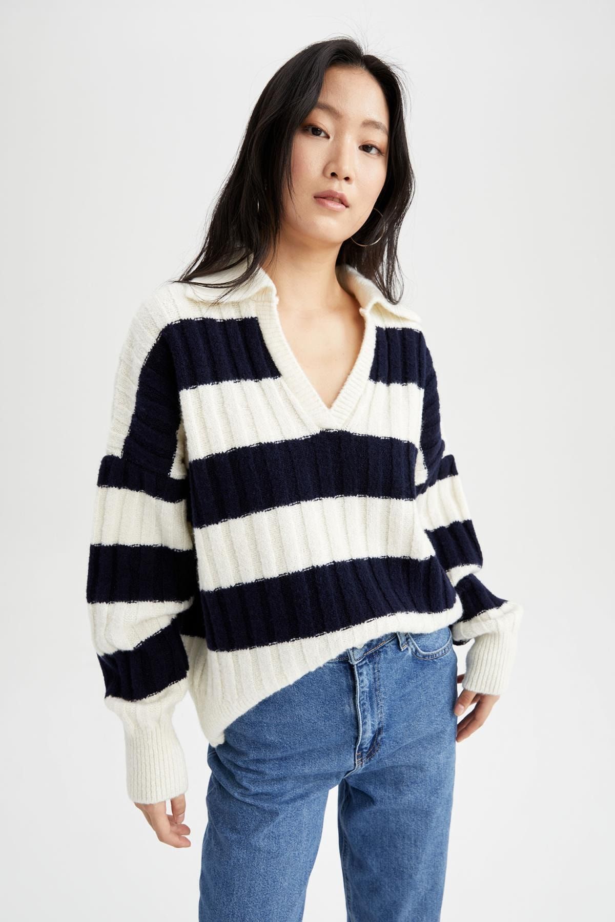 DeFacto Oversize Fit V Polo Yaka Çizgi Desenli Triko Kazak
