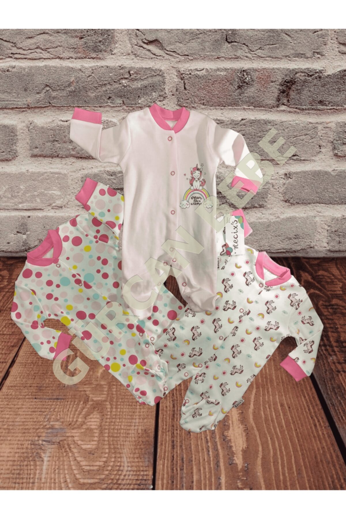 GB GÜRCAN BEBE Kız Bebek Uçan At Baskılı Yeni Doğan Patikli Üçlü Kombin Tulum