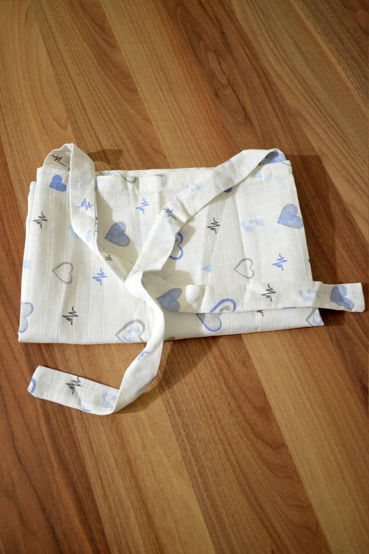 Mislena Müslin Emzirme Örtüsü 90x60cm Kalpli Desen