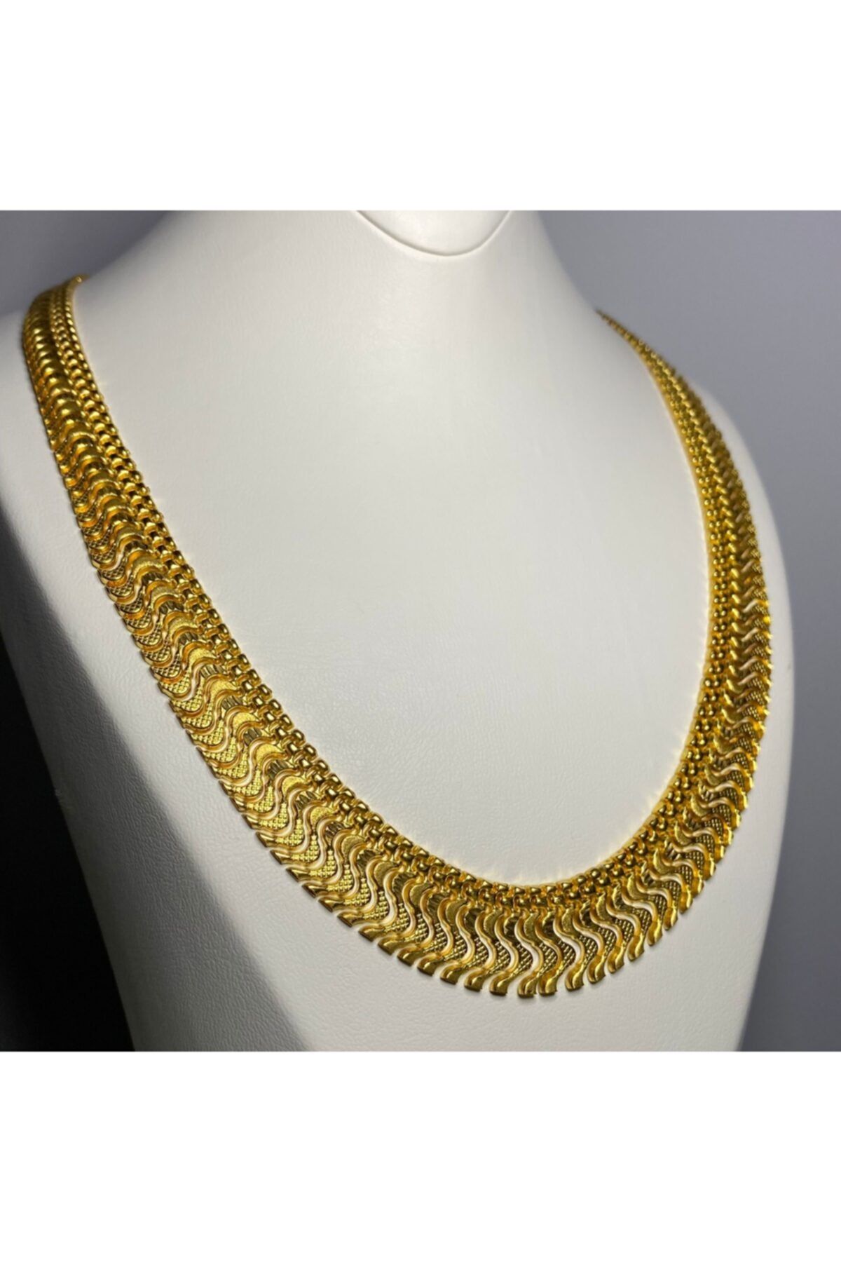 Hürgold 22 Ayar Altın Kraliçe Model Kolye