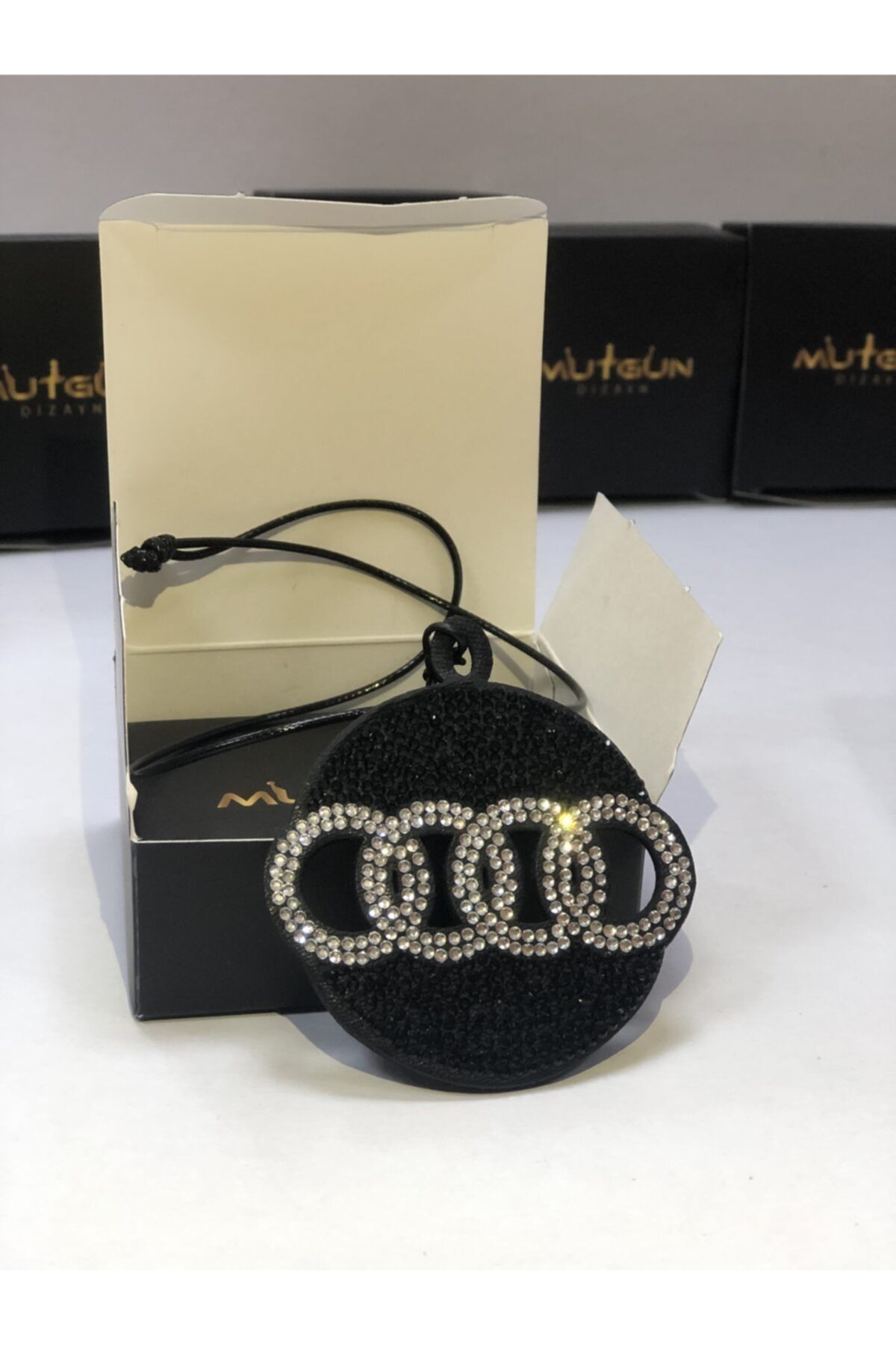 MutGunDizayn Mutgun Oto Aksesuar Swarovski Taş Kaplamalı Marka Ayna Süsü