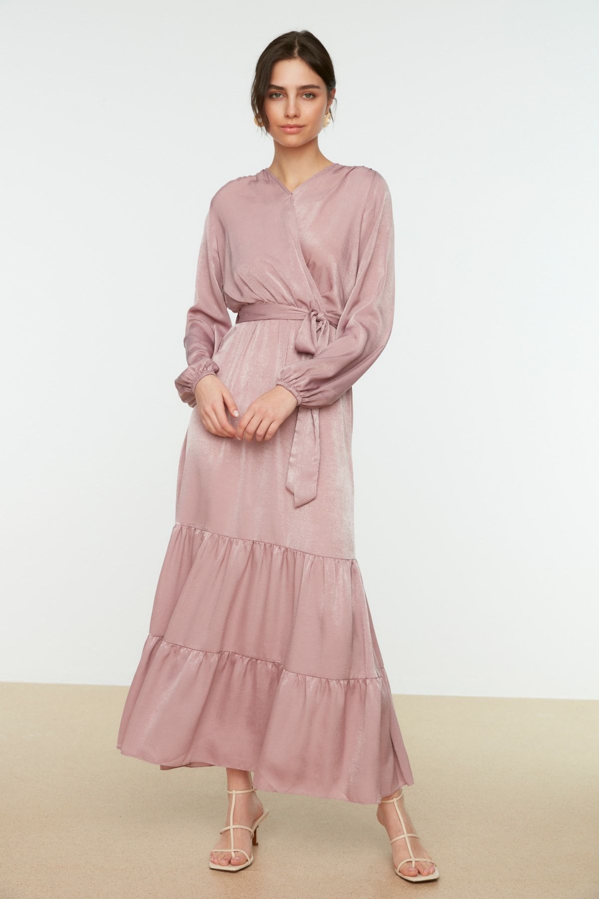 Trendyol Modest Gül Kurusu Kuşaklı  Kruvaze Yaka  Saten Elbise TCTSS22EB0093