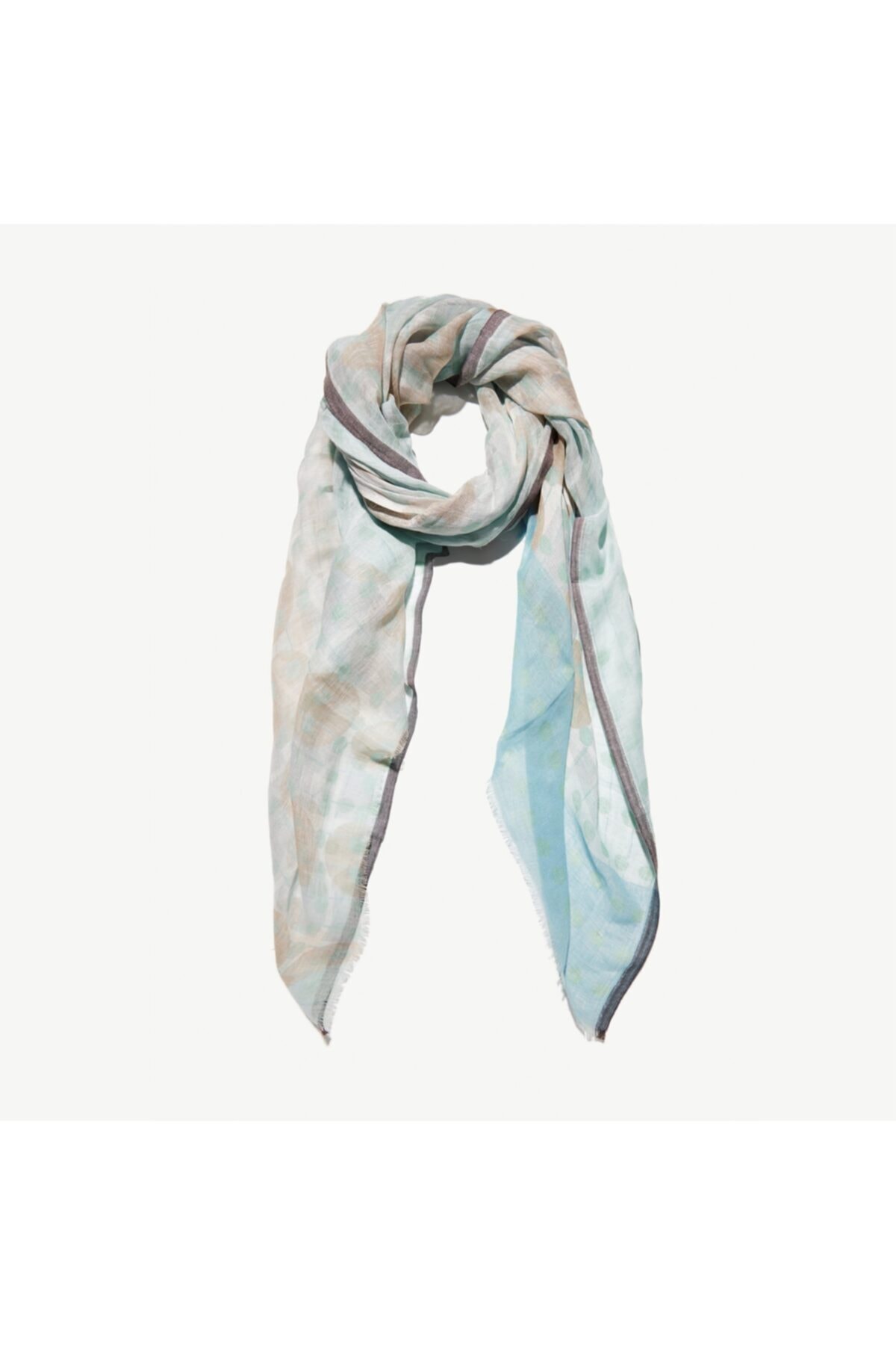 Yargıcı Puantiyeli Şal