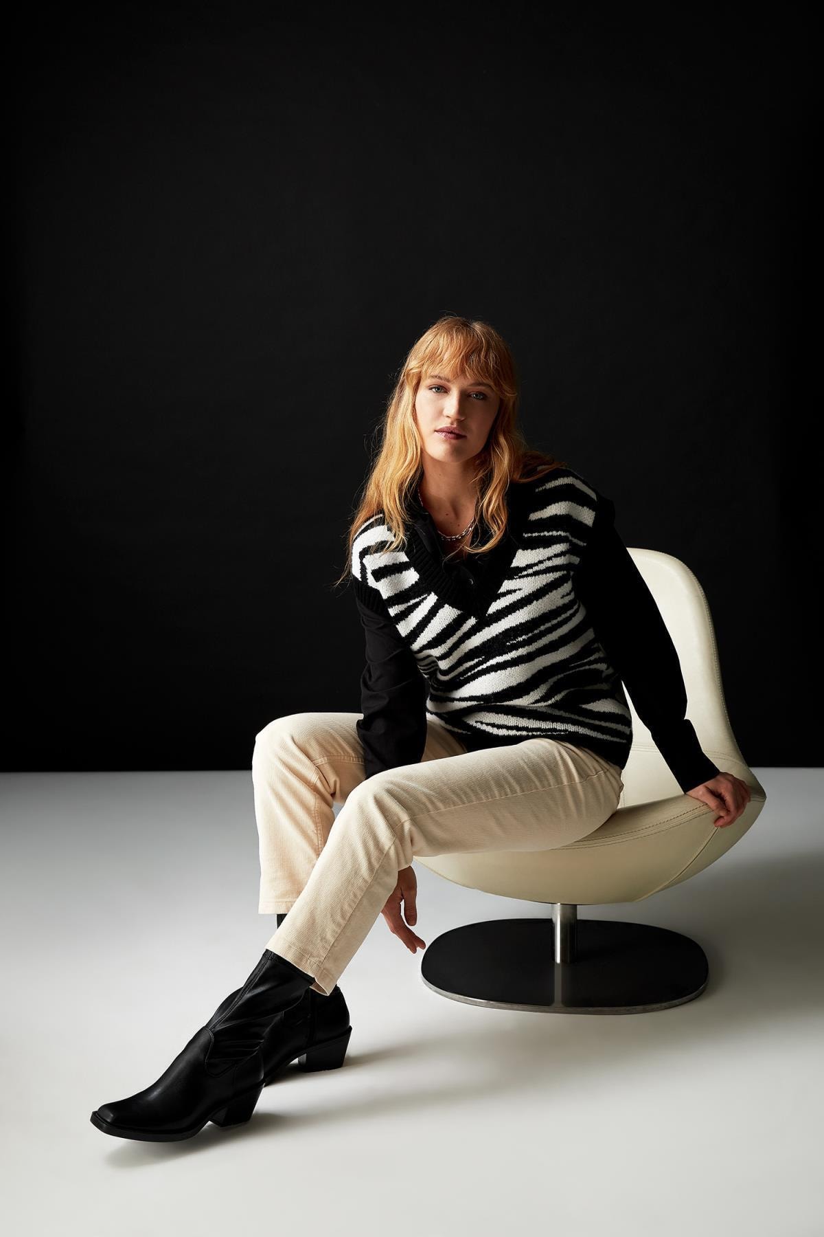 DeFacto Regular Fit V Yaka Zebra Desenli Süveter