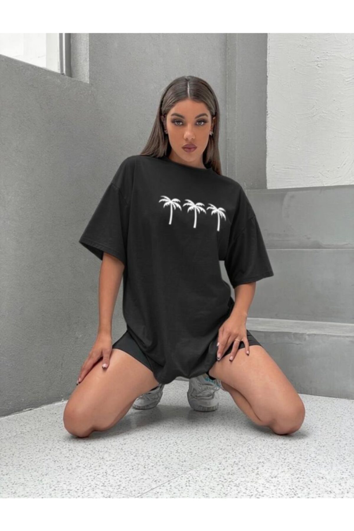 La Ban Kadın Siyah Palmiye Baskılı Oversize T-shırt