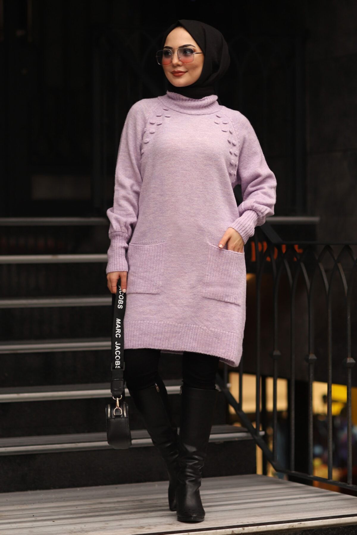 Moda Sahra Nokta Desenli Çift Cepli Boğazlı Tesettür Kazak Lila