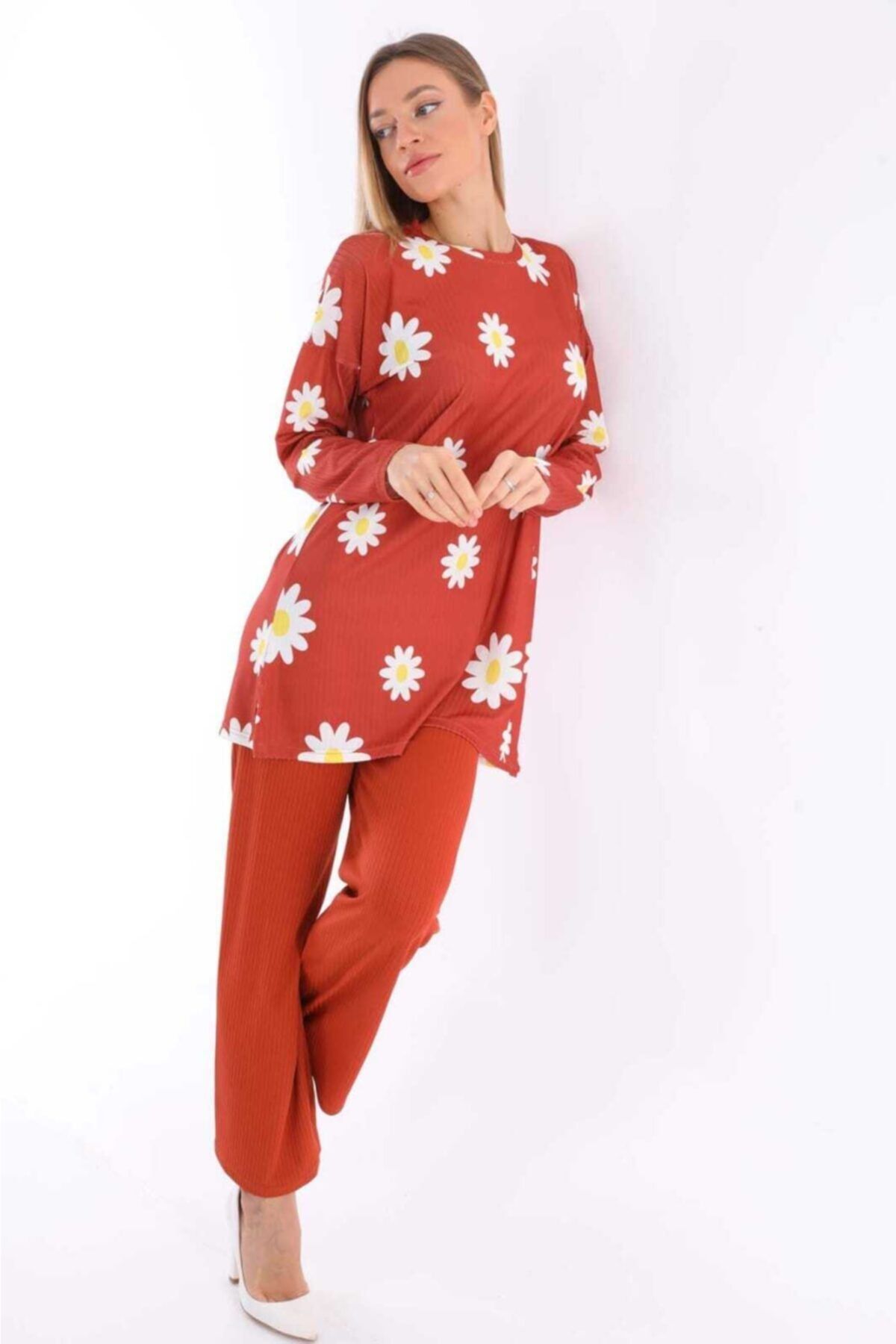 Sfg Life Moda Kadın Fitilli Polyester Papatya Desenli Ikili Tunik Ve Pantolon Takım