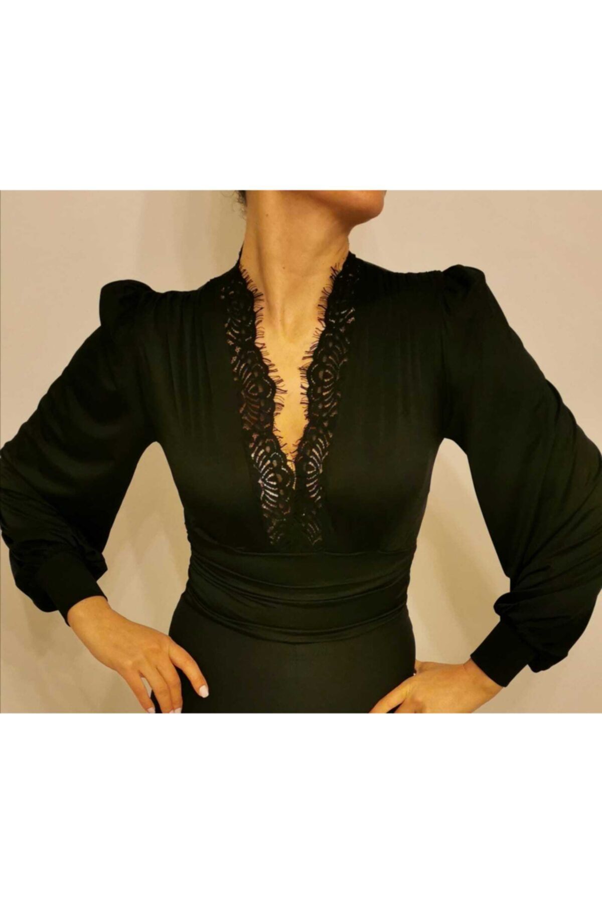 Lacivert Butik Siyah Güpür Yaka Çıtçıtlı Bodysuit