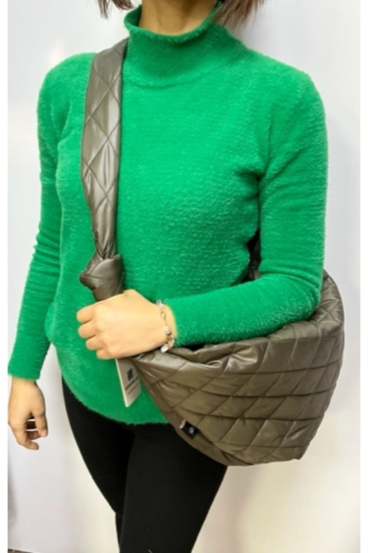 SHEBELLA ÇANTA Shebella Kadın Haki Yeşil Renk Büyük Boy Pofuduk Puffy Bodybag 1941