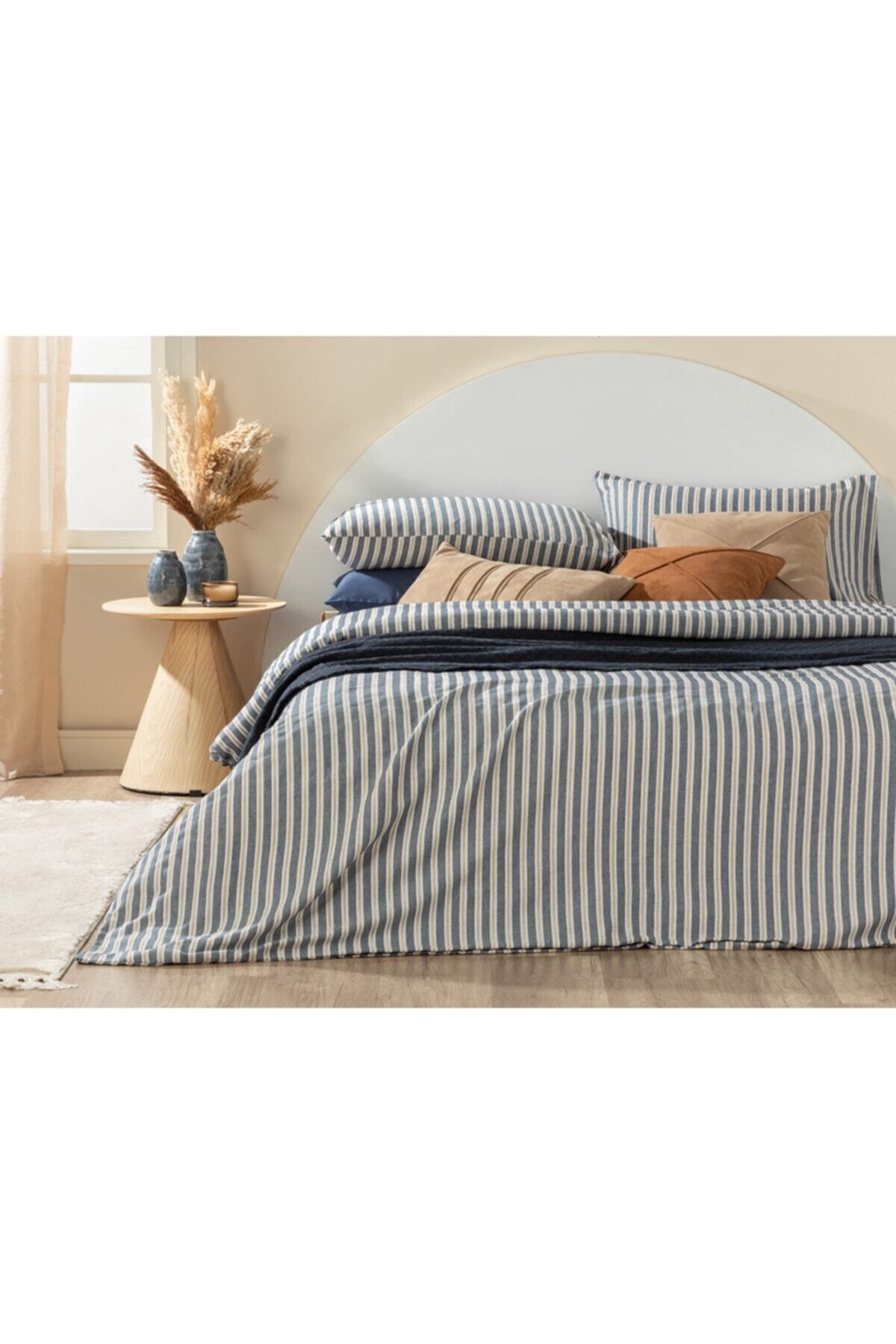 English Home Velvety Şönil Iplikli Ipliği Boyalı King Size Nevresim Takımı 240x220 Cm Lacivert - Bej