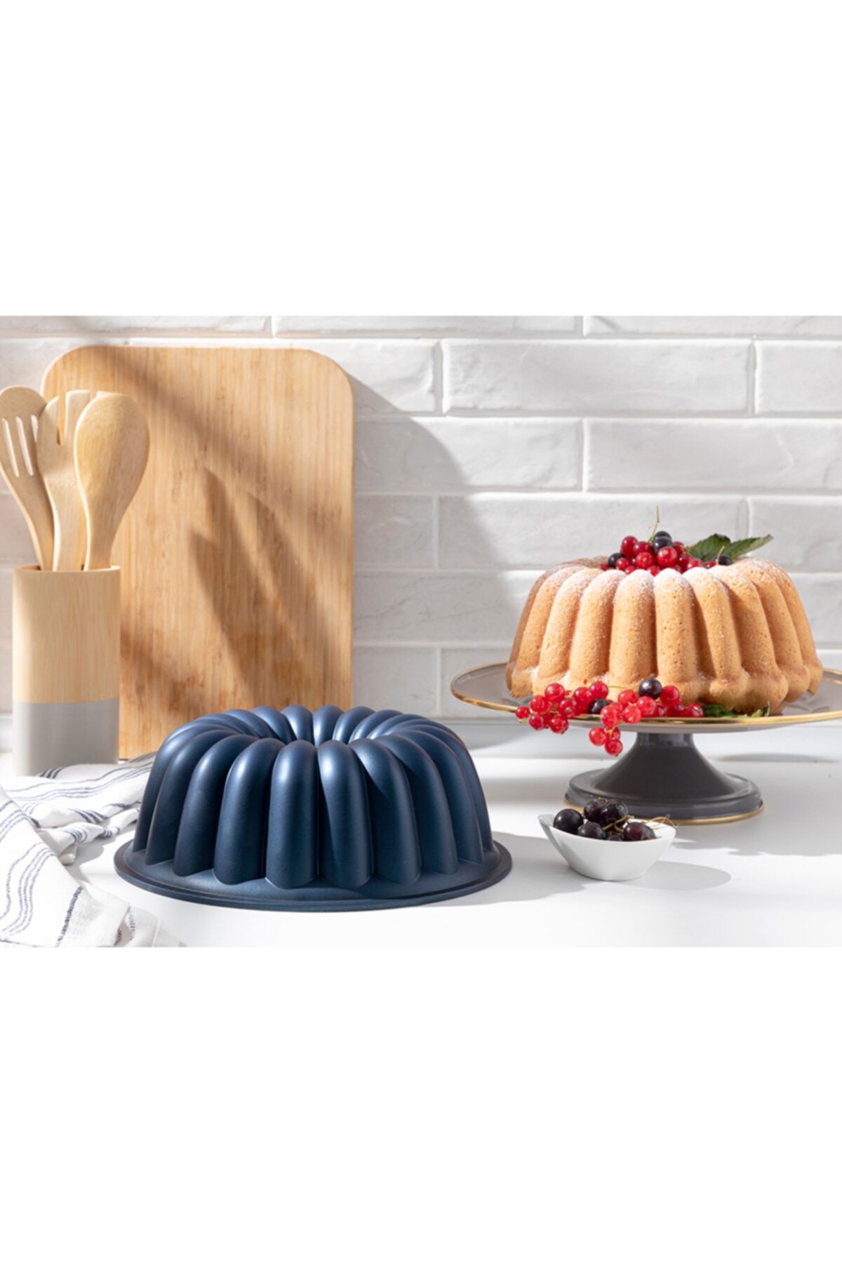 English Home Quinn Alüminyum Döküm Kek Kalıbı 25 Cm Lacivert