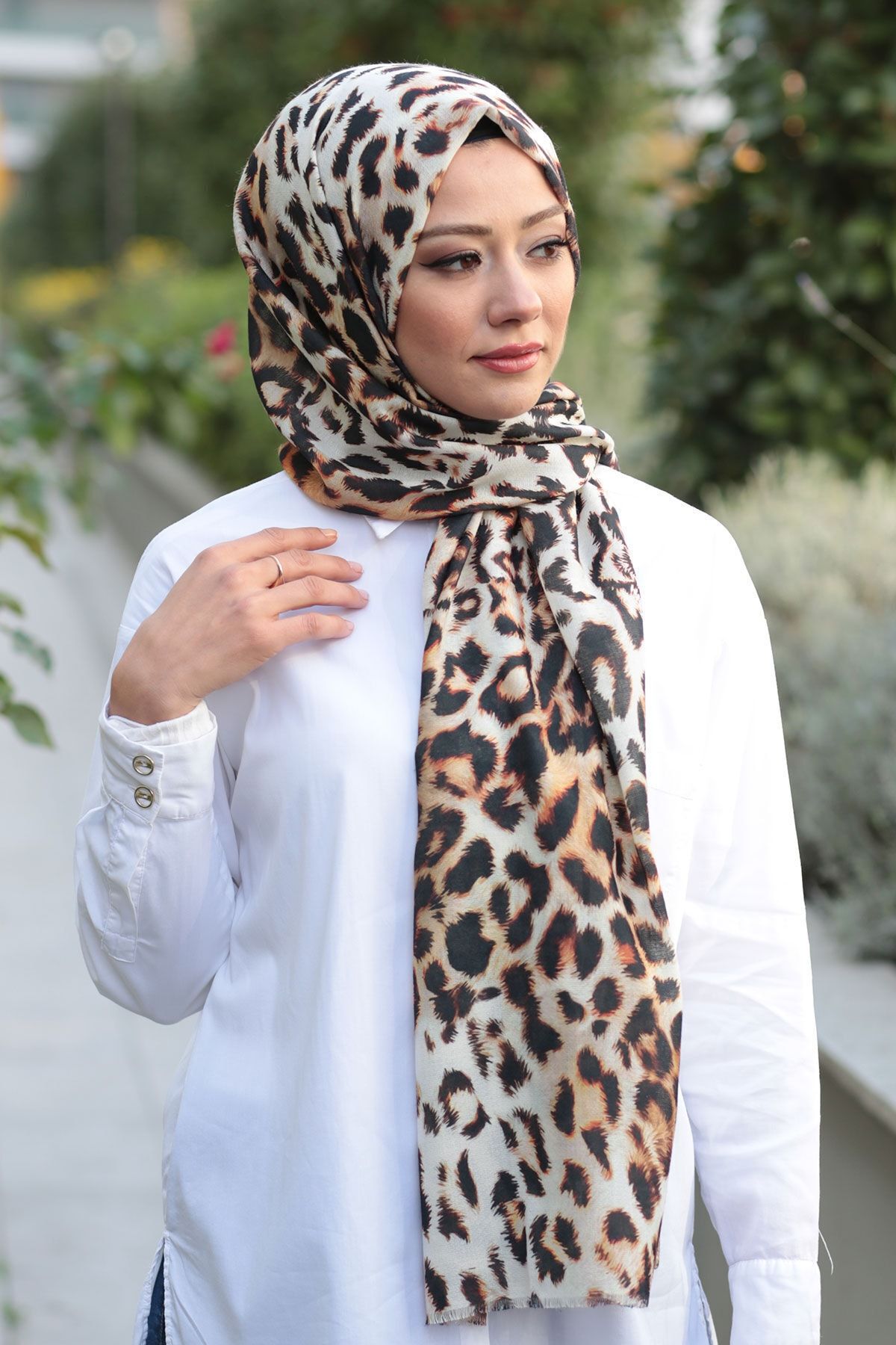 AFVENTE Kadın Siyah Leopar Desen Şal