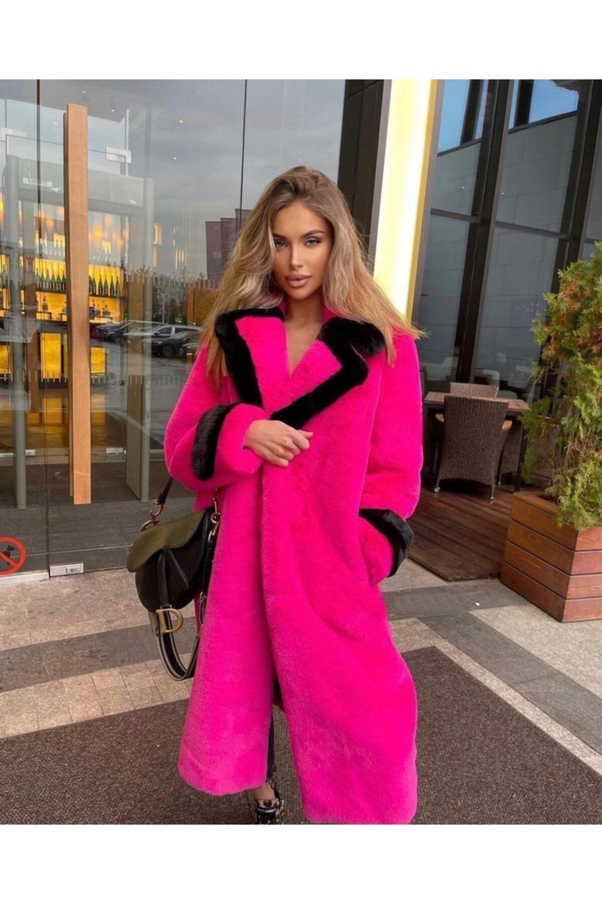 Camellia Boutique Özel Tasarım Maxi Boy Suni Kürk Kaban Pembe