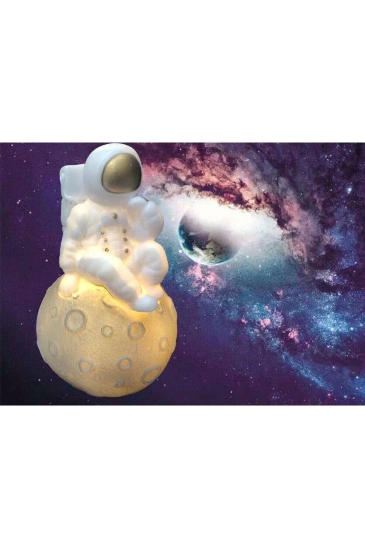 ARD Ay Üstünde Oturan Astronot Dekoratif 3d Gece Lambası