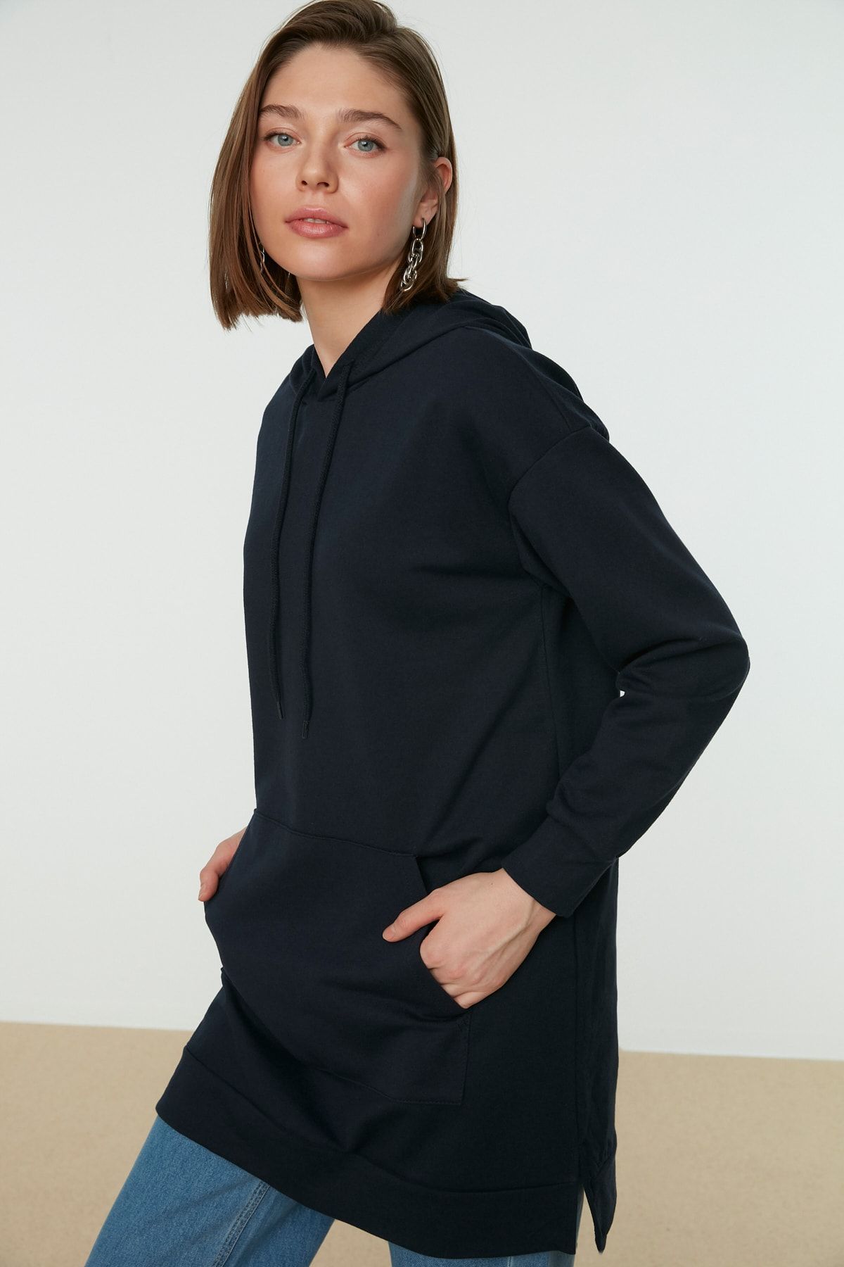 Trendyol Modest Lacivert Kapüşonlu Basic Örme Sweatshirt TCTAW22TW0139