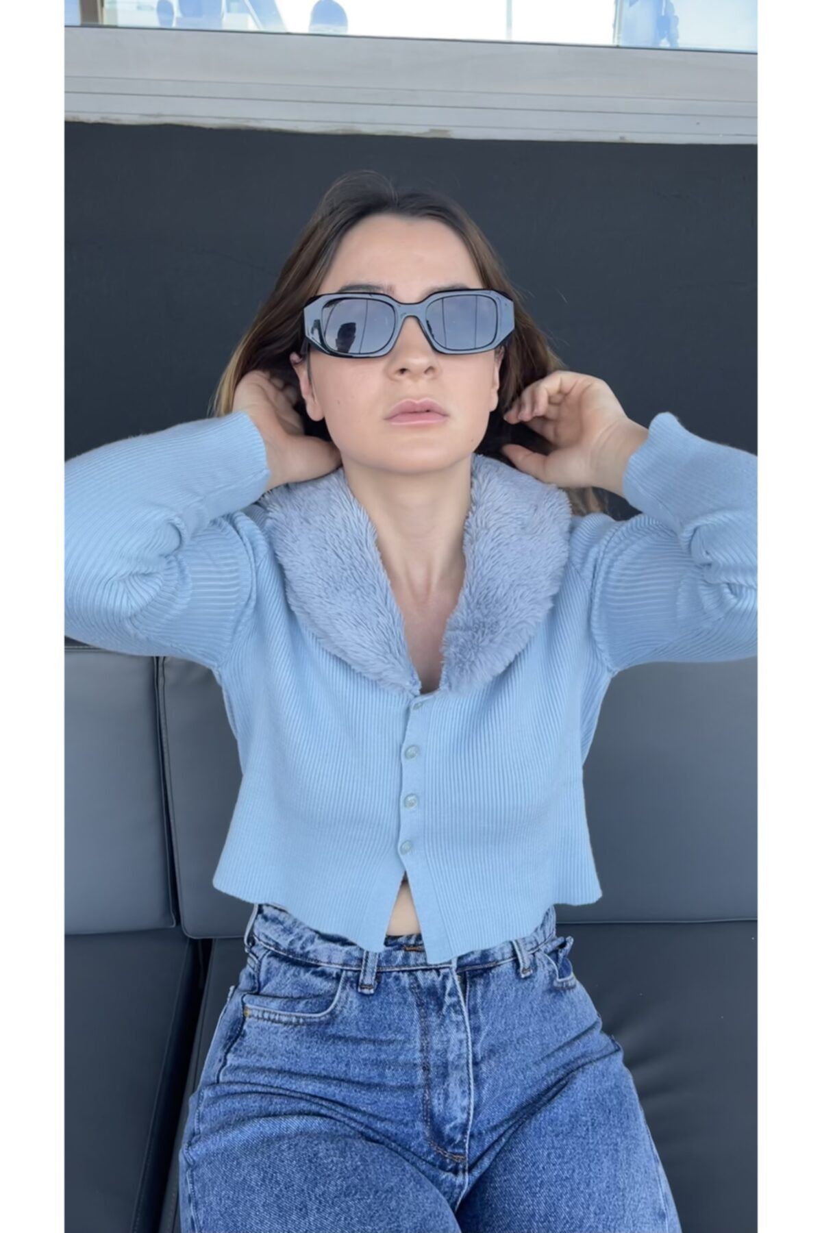 Ketty Yakası Kürk Detaylı Önü Düğmeli Hırka