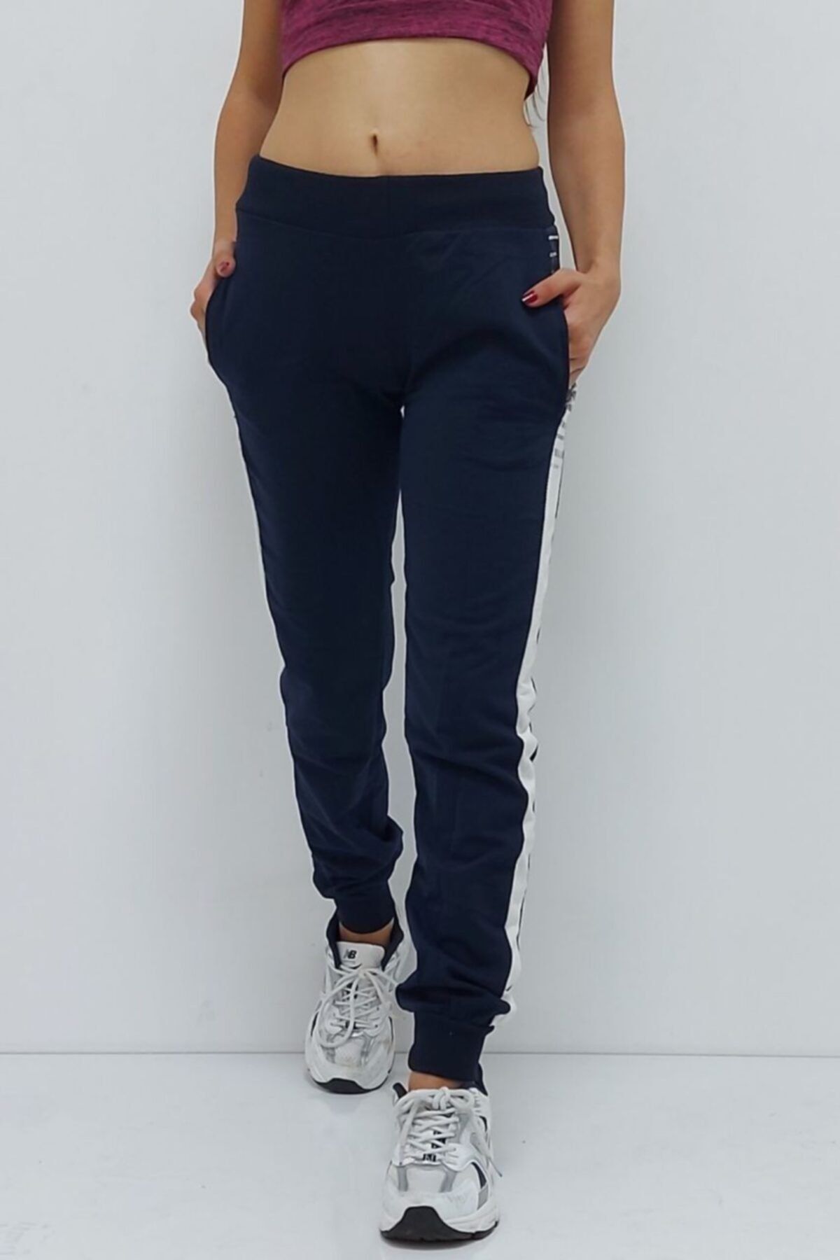 YAPRAKOUTLET Beyaz Şeritli Eşofman Altı Lacivert