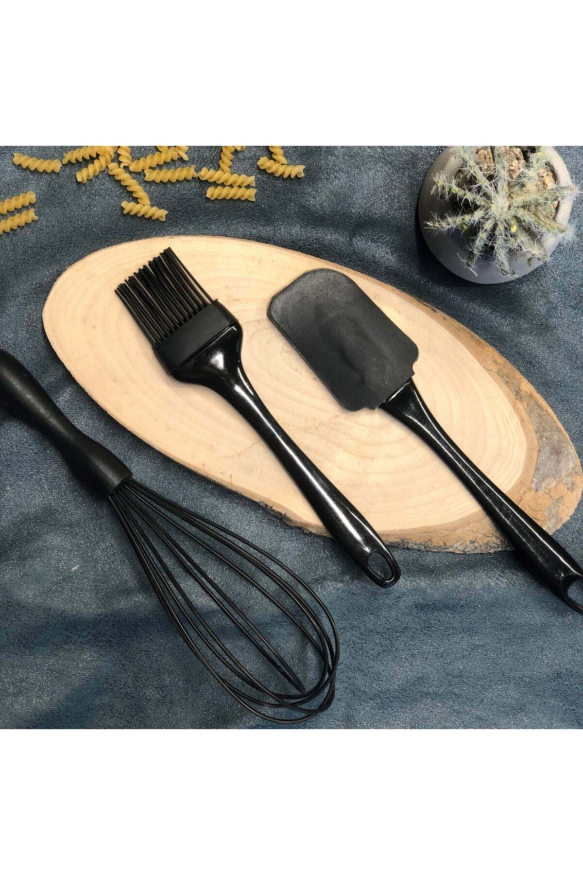 Şahane Pazar Siyah 3 Parça Fırça Çırpıcı Ve Spatula Seti Fma879987