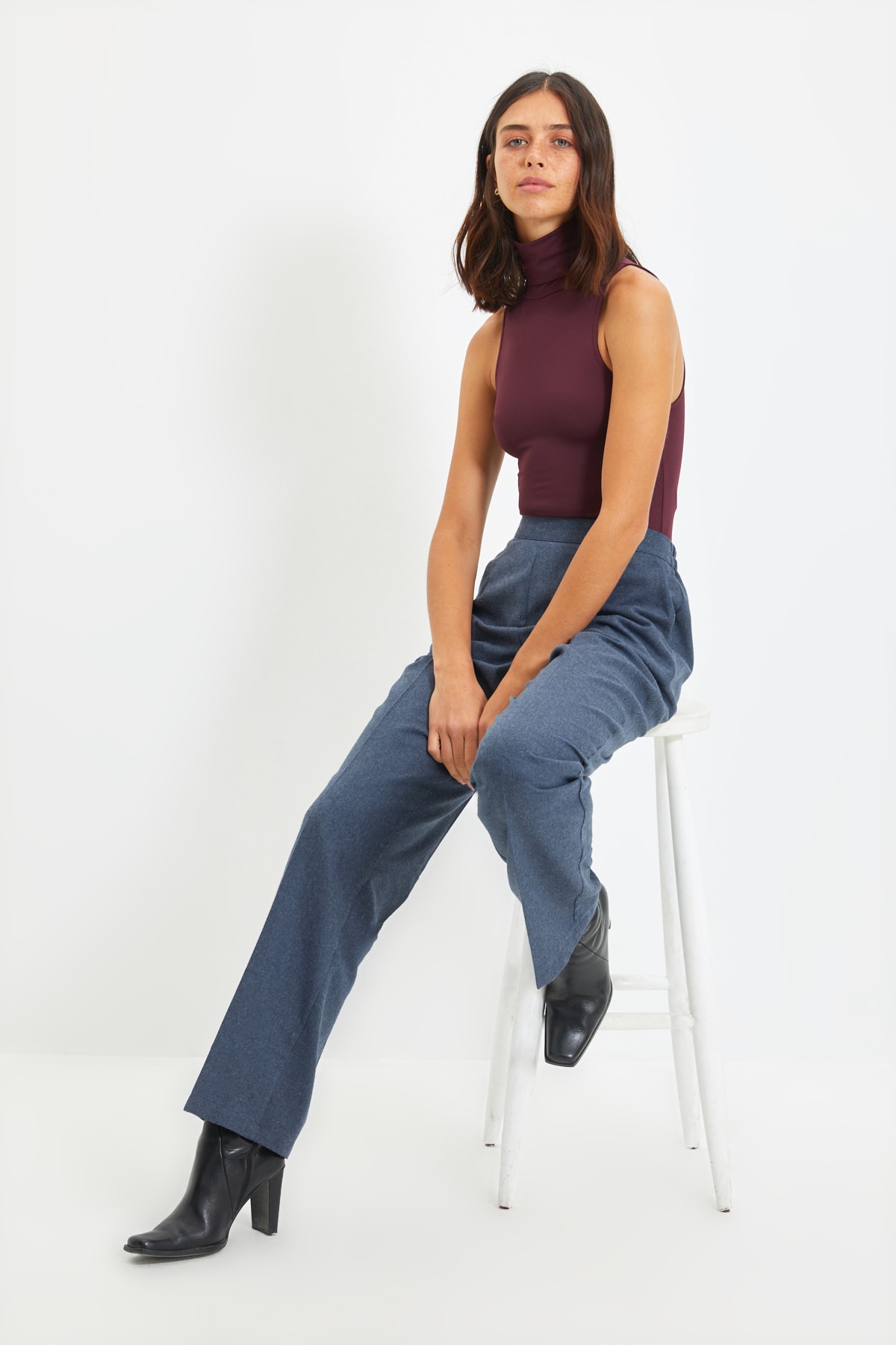 TRENDYOLMİLLA Lacivert Düz Pantolon TWOAW22PL0197