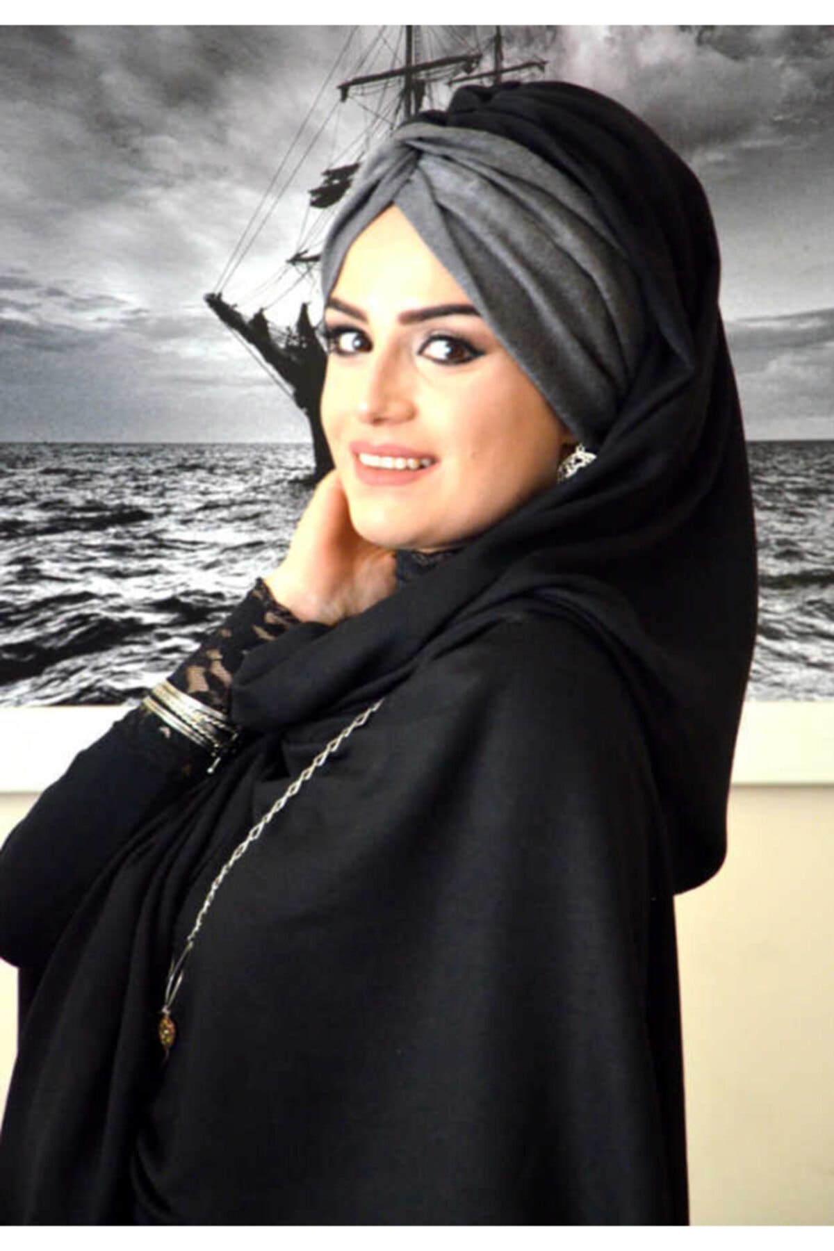 Aişe tesettür Siyah Kırçıllı Gri Burgu Bandana Hazır Şal