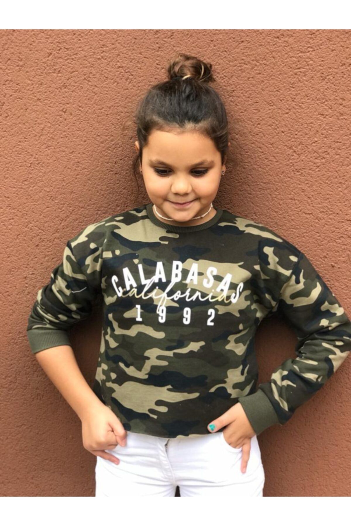 Camo sweatshirt deals girls