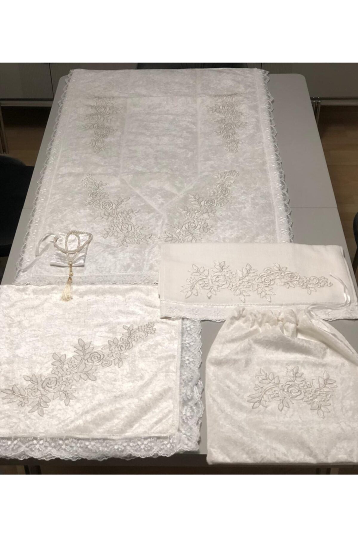 BULUT HOME Ekru Fransız Aplikeli Kadife 6 Parça Seccade Takım Bohça Seti